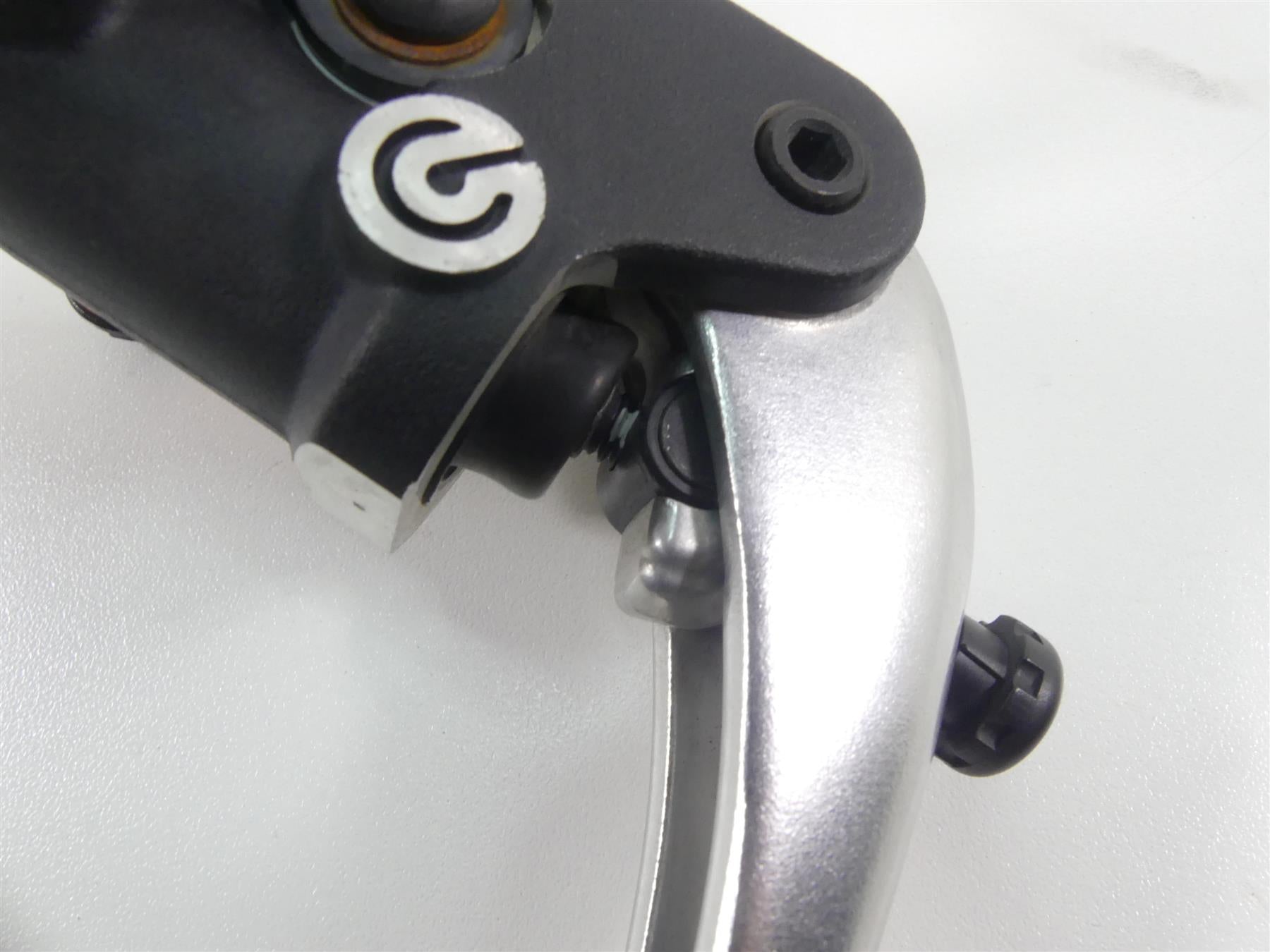 2021 Aprilia Tuono 660 Front Brembo Radial Brake Master Cylinder 2B007726 {{ shop.shopifyCountryName }} - Mototech271