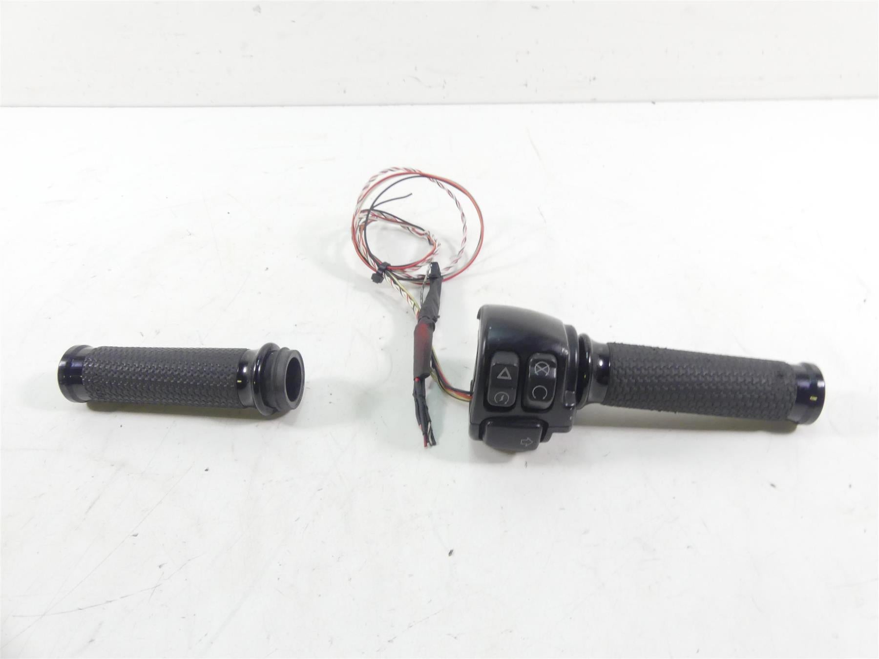 2016 Harley FLS Softail Slim Right Hand Start Stop Control Switch -Read 71500297 {{ shop.shopifyCountryName }} - Mototech271