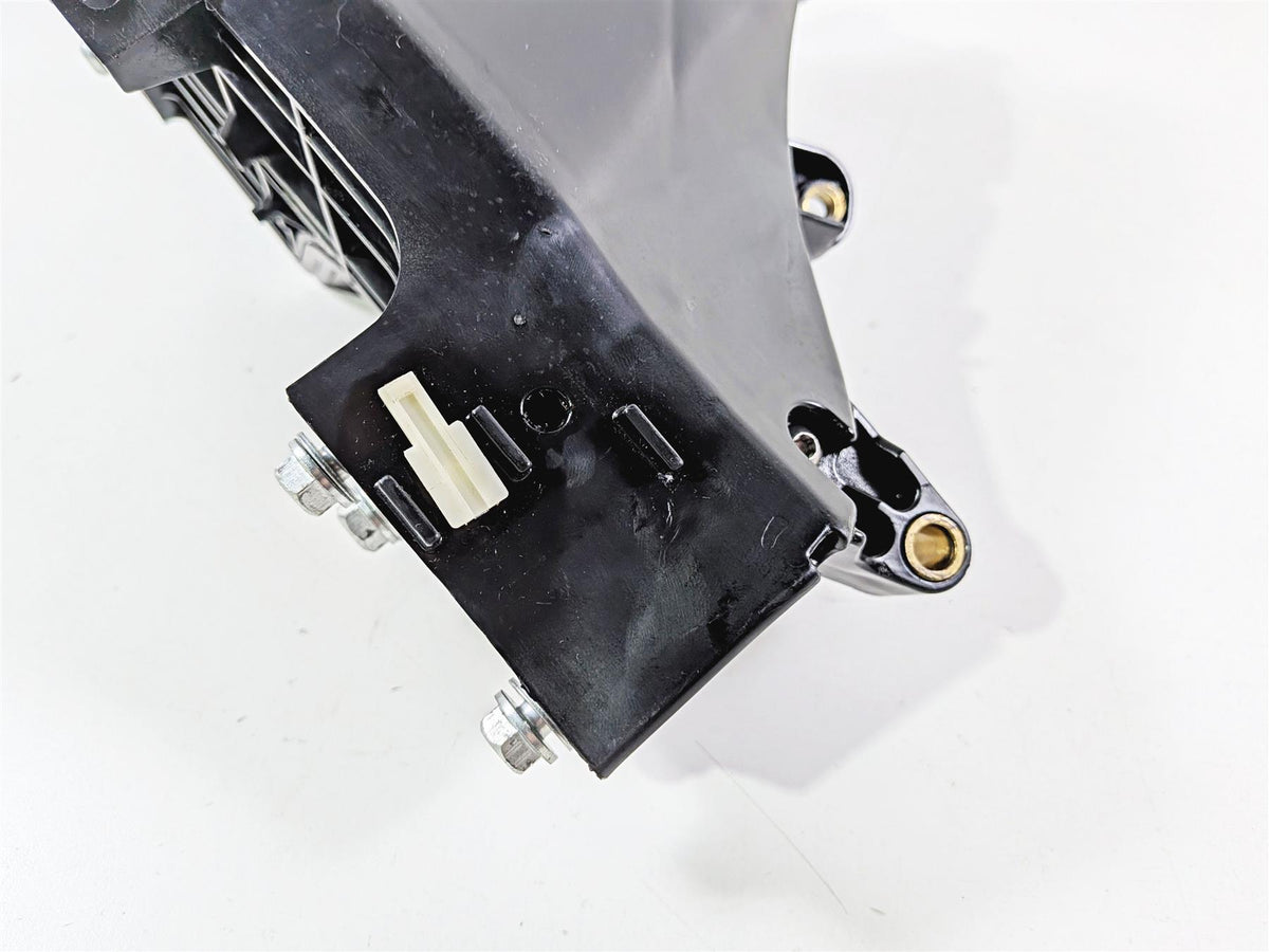 2018 Harley Touring FLHTCU Electra Glide Left Speaker Box Housing 57000172-Mototech271