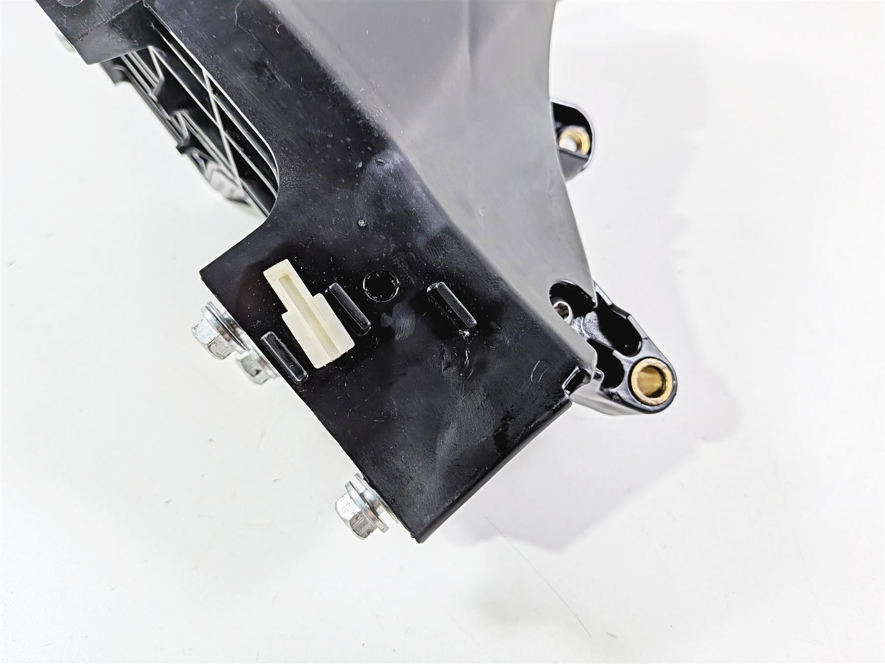 2018 Harley Touring FLHTCU Electra Glide Left Speaker Box Housing 57000172-Mototech271