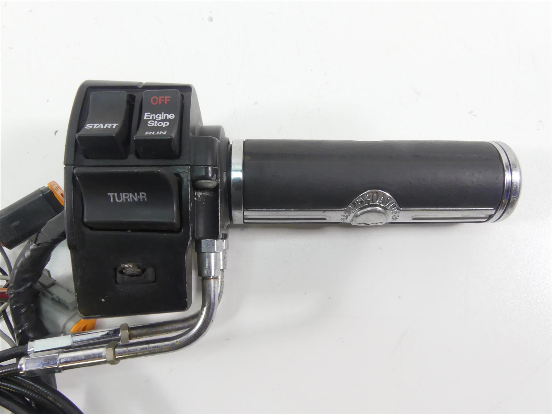 1995 Harley Touring FLHTCU Electra Glide Right Hand Control Switch Set 71589-92 {{ shop.shopifyCountryName }} - Mototech271