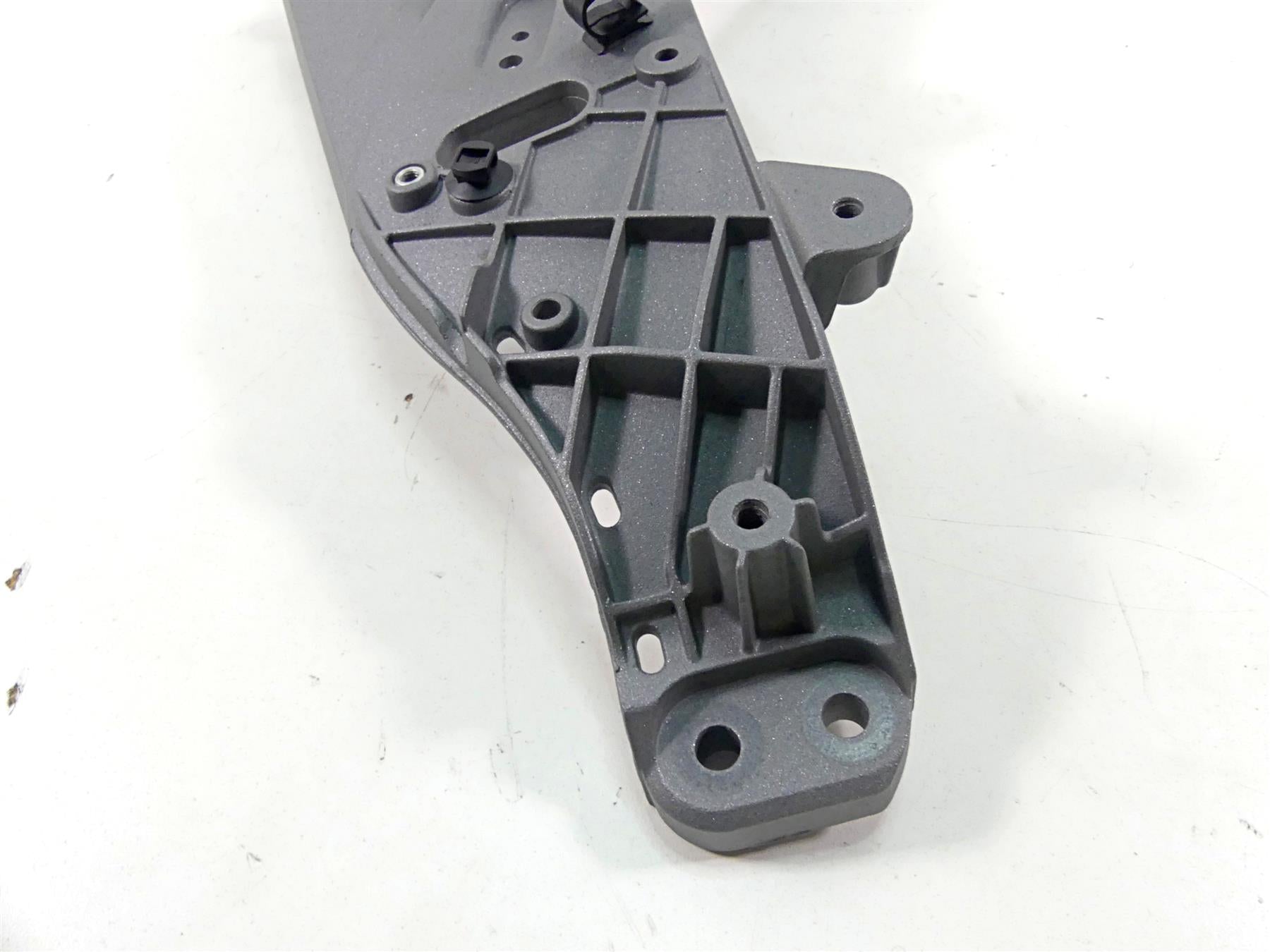 2014 BMW R1200GS K50 Front Right Panel Carrier Stay Bracket - Read 46638528674 {{ shop.shopifyCountryName }} - Mototech271