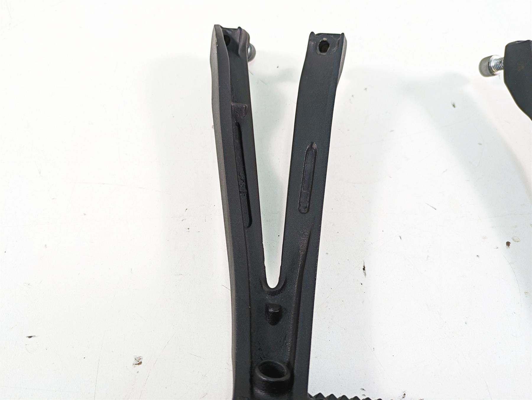 2007 Yamaha R1 YZFR1 Passenger Footpeg Rest Set -Rash 5VY-2741L-00 5VY-2742L-00 {{ shop.shopifyCountryName }} - Mototech271