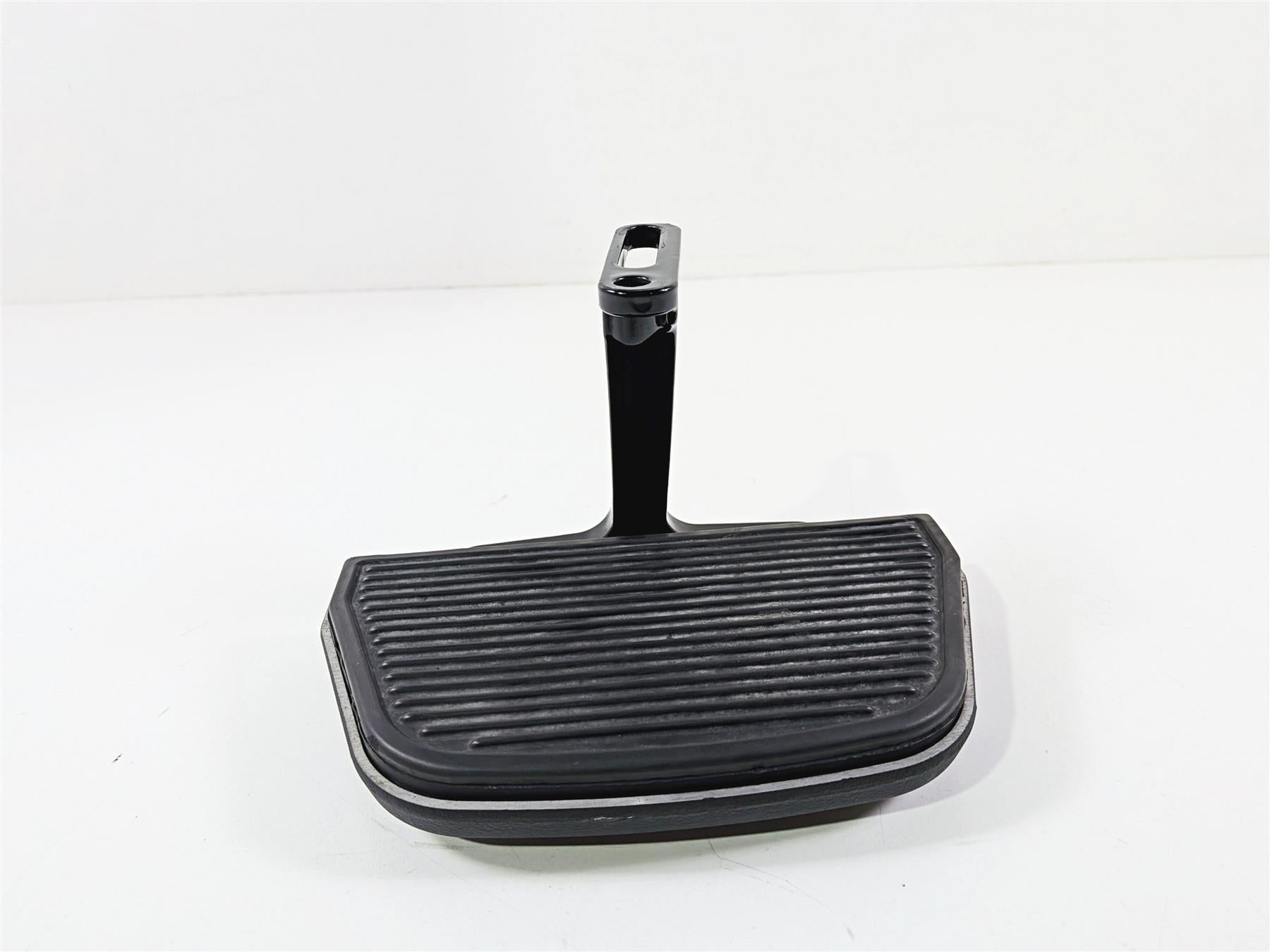 2018 Harley Touring FLHTCU Electra Glide Left Rear Passenger Floor Board 52719-10-Mototech271