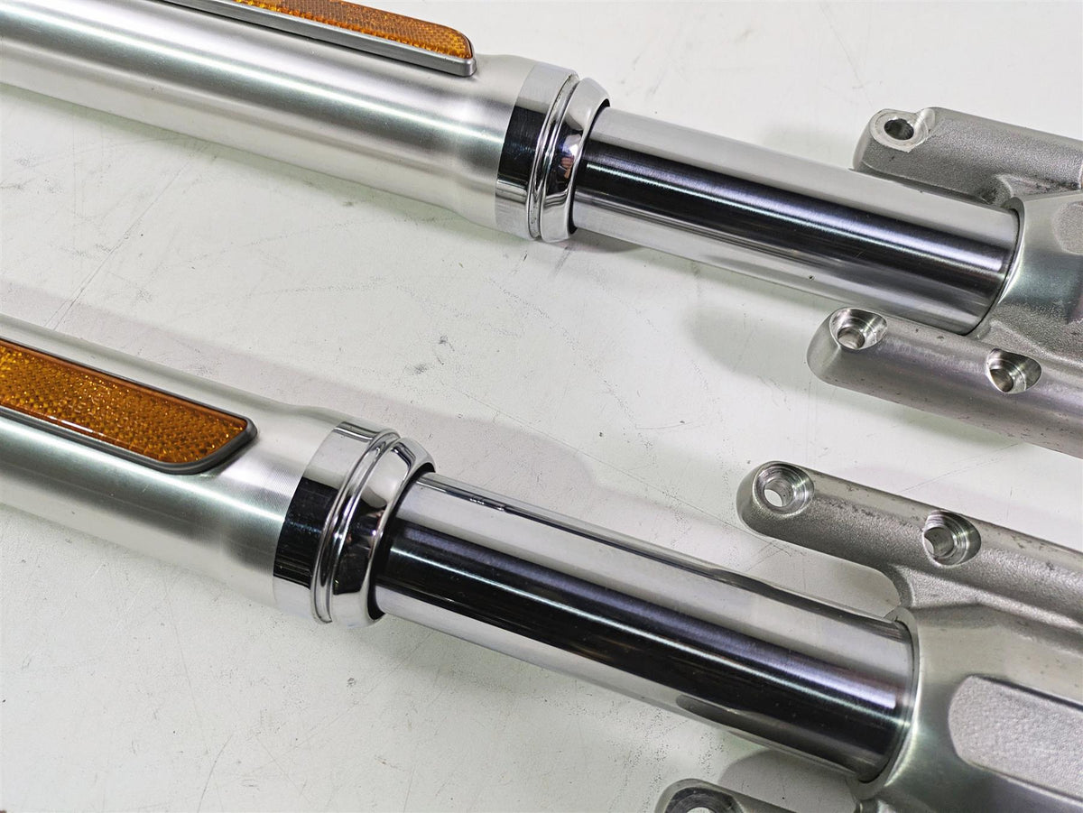 2006 Harley VRSCR Street V-Rod Front Fork Leg Set Straight 46774-06 46775-06 {{ shop.shopifyCountryName }} - Mototech271