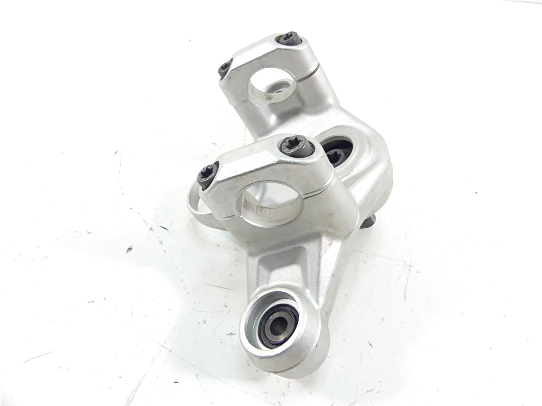 2015 BMW R1200GS GSW K50 Upper Triple Tree Steering Clamp 31428555849 8520478 {{ shop.shopifyCountryName }} - Mototech271