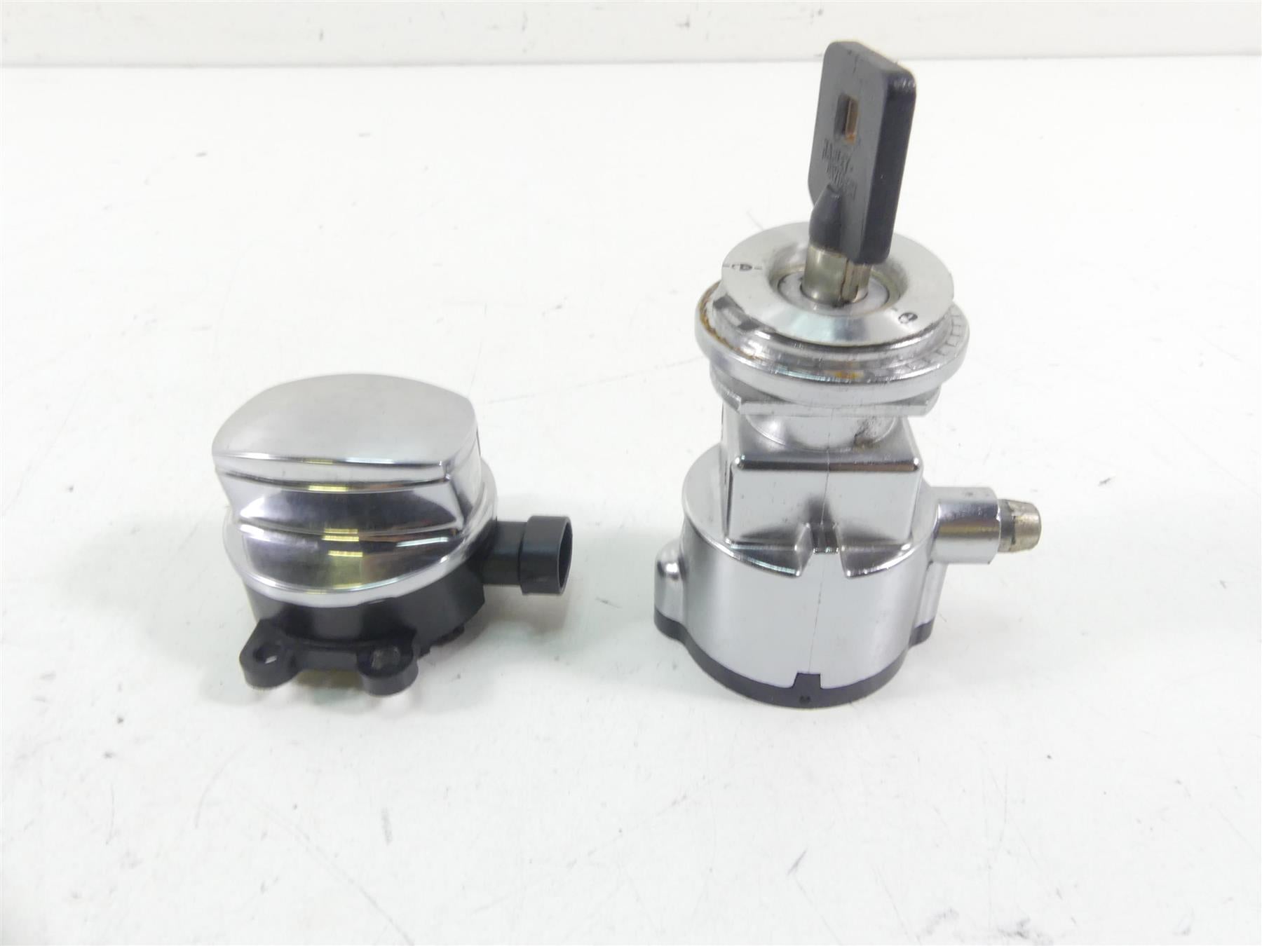 2015 Harley FXDF Dyna Fat Bob Ignition Switch Steering Lock Key Set 71430-12 {{ shop.shopifyCountryName }} - Mototech271