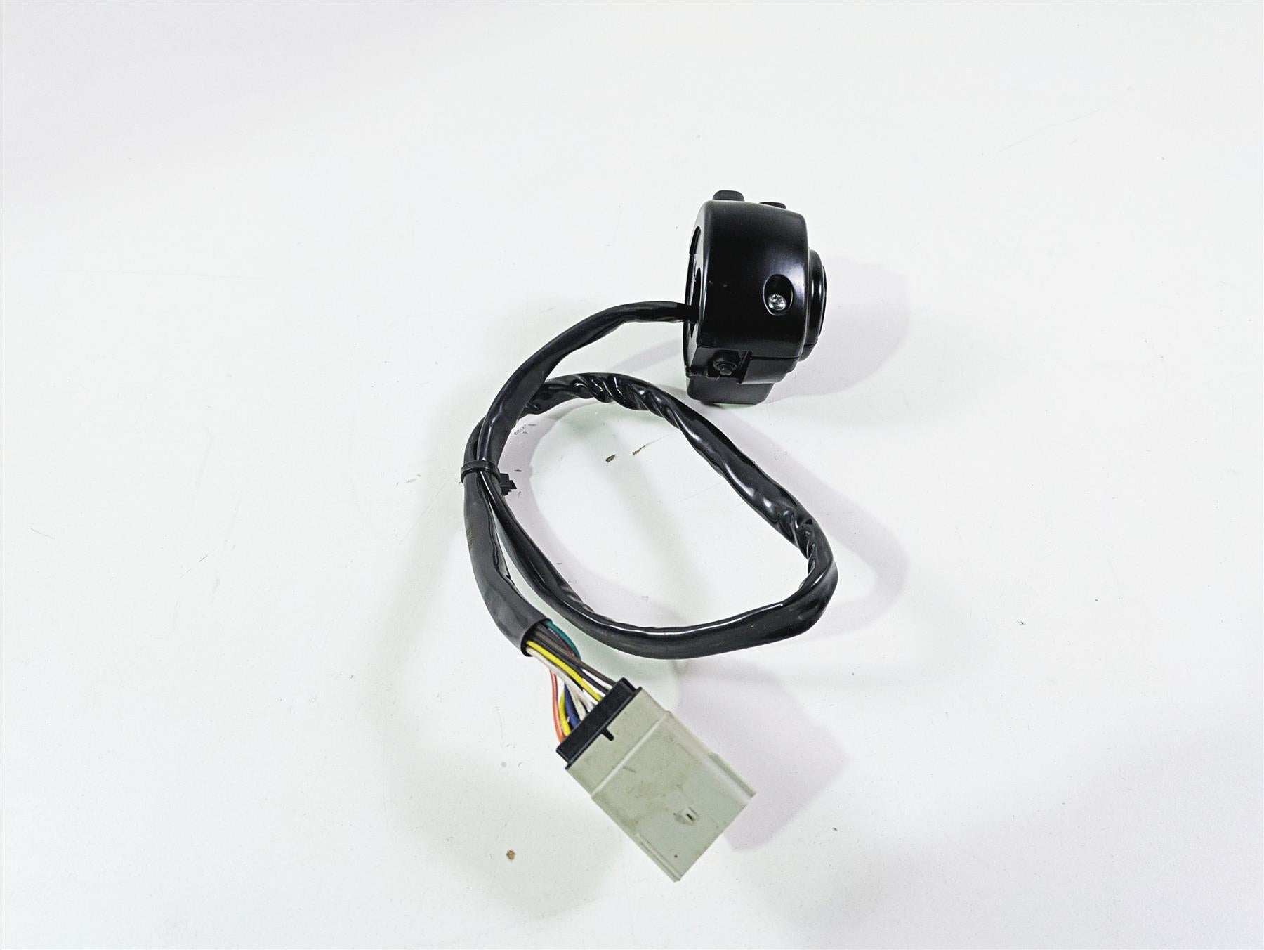 2009 Harley Touring FLHX Street Glide Left Hand Blinker Control Switch 71682-06A {{ shop.shopifyCountryName }} - Mototech271