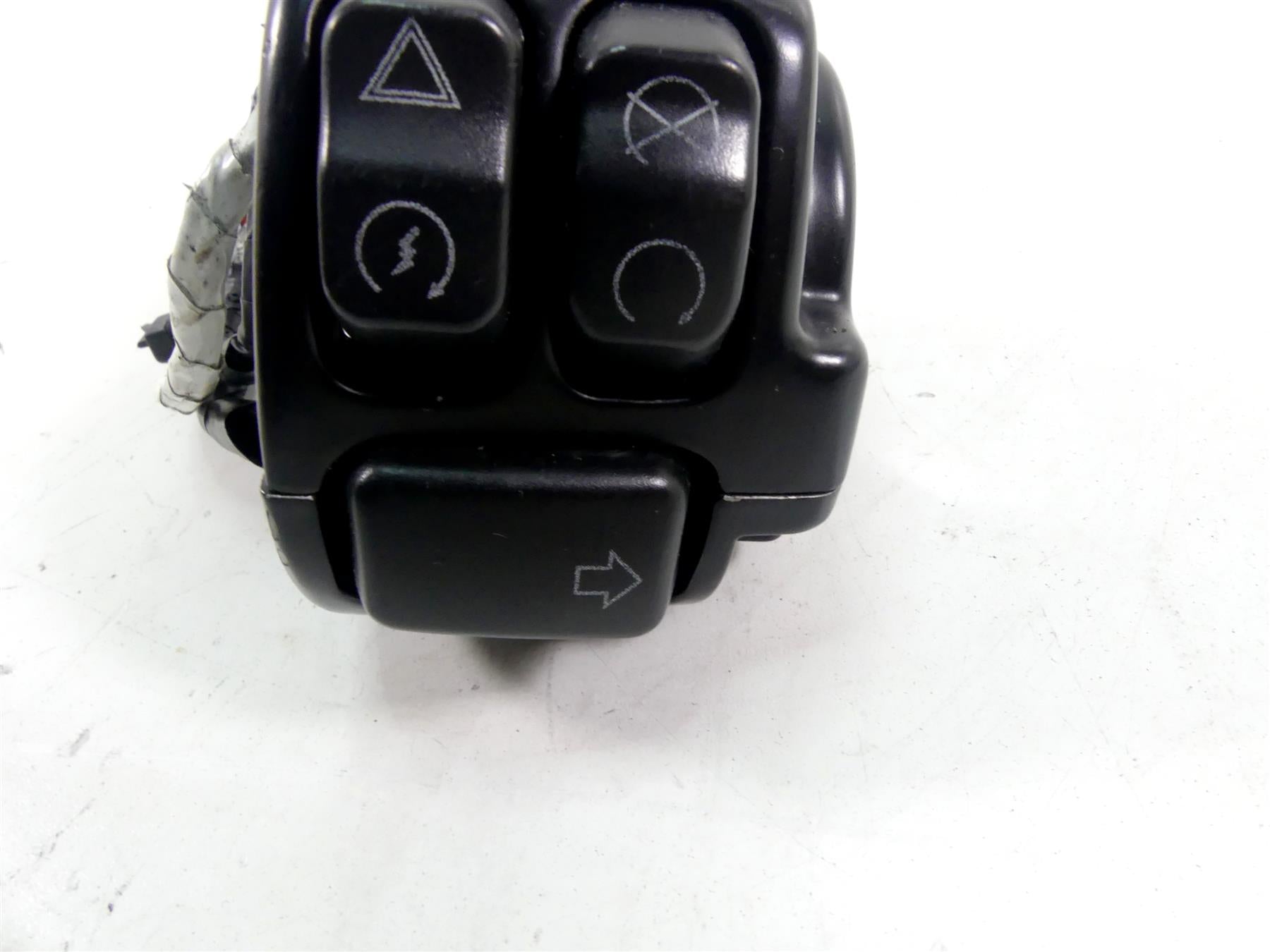 2017 Harley Softail FXSB Breakout Right Hand Control Switch -Read 71500297 {{ shop.shopifyCountryName }} - Mototech271