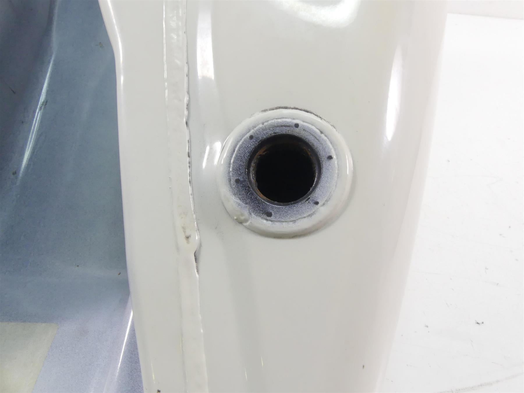 2012 Harley Touring FLHTP Electra Glide Fuel Gas Petrol Tank - Read 61356-08 {{ shop.shopifyCountryName }} - Mototech271