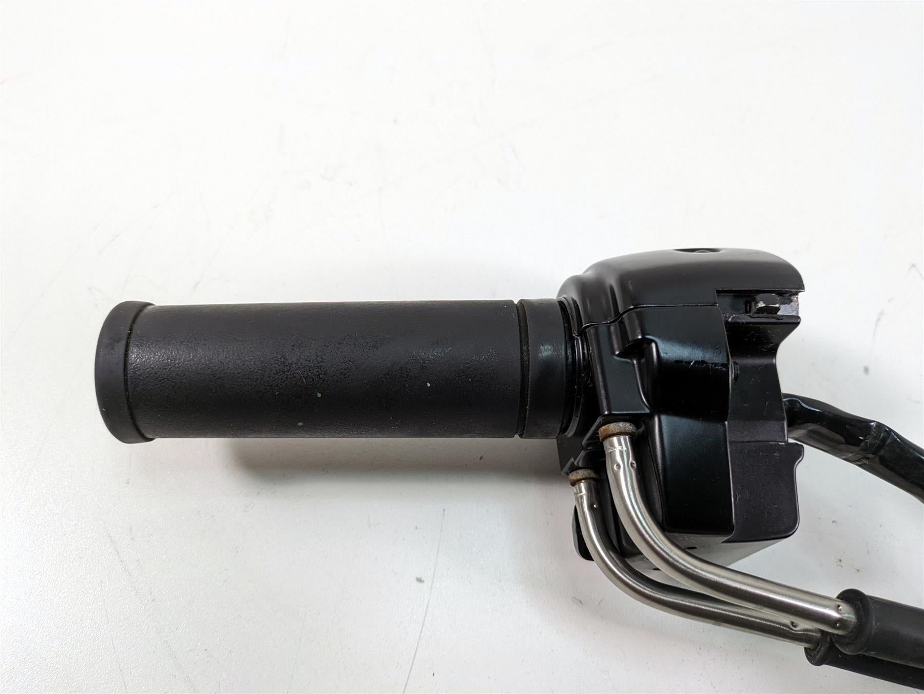 2006 Harley Touring FLHTCUI Electra Glide Right Hand Control Switch 71684-06A {{ shop.shopifyCountryName }} - Mototech271