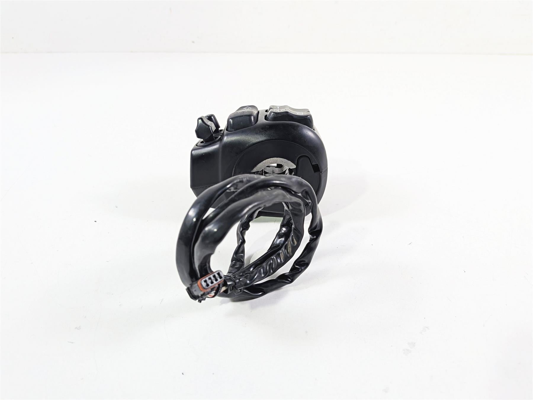 2020 Harley Touring FLTRK Road Glide Left Hand Control Switch - No Tc 71500128B {{ shop.shopifyCountryName }} - Mototech271