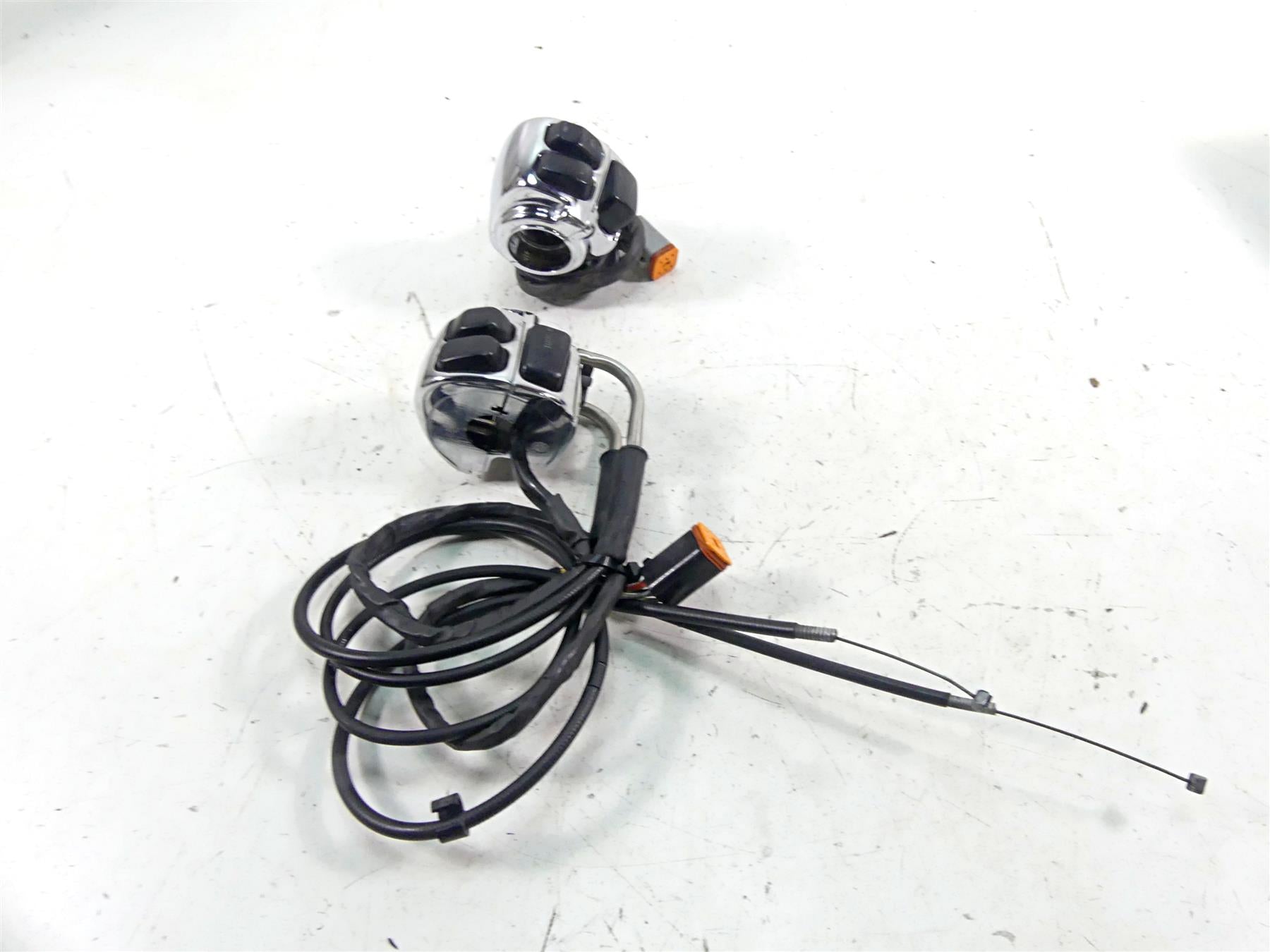 1997 Harley Sportster XL1200 C Left Right Control Switch Set 71682-06A 71591-96A {{ shop.shopifyCountryName }} - Mototech271
