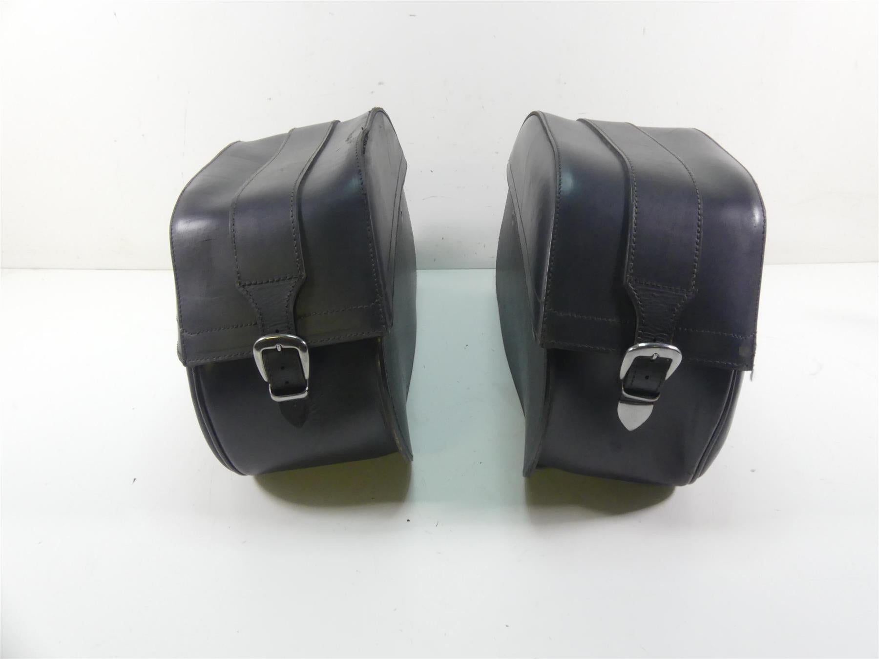 2001 Moto Guzzi California Sp 1100 Rear Saddlebag & Holder Set GU97012400000 {{ shop.shopifyCountryName }} - Mototech271