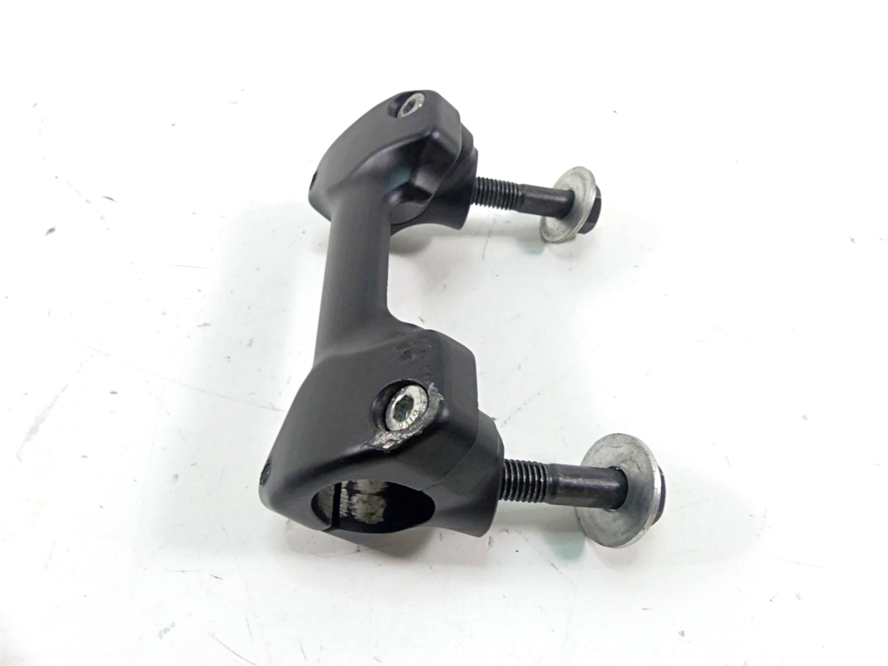 2019 Indian Chieftain Classic Handlebar Handle Bar Clamps Risers 5139656 5639269 {{ shop.shopifyCountryName }} - Mototech271