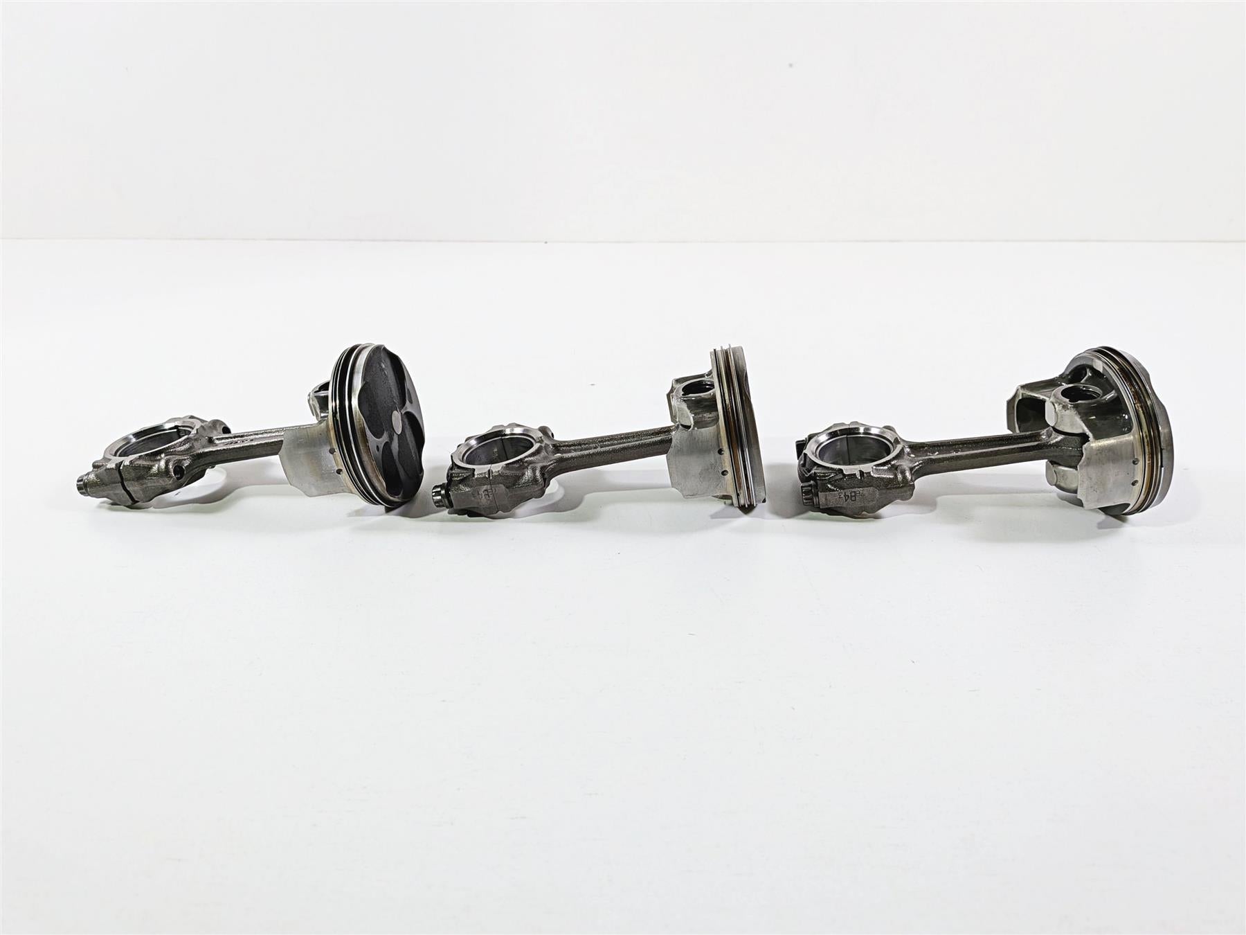 2008 Yamaha YZF R1 RN19 3 Piston & Rod Set 4C8-11650-00-00 14B-11650-00-00 {{ shop.shopifyCountryName }} - Mototech271