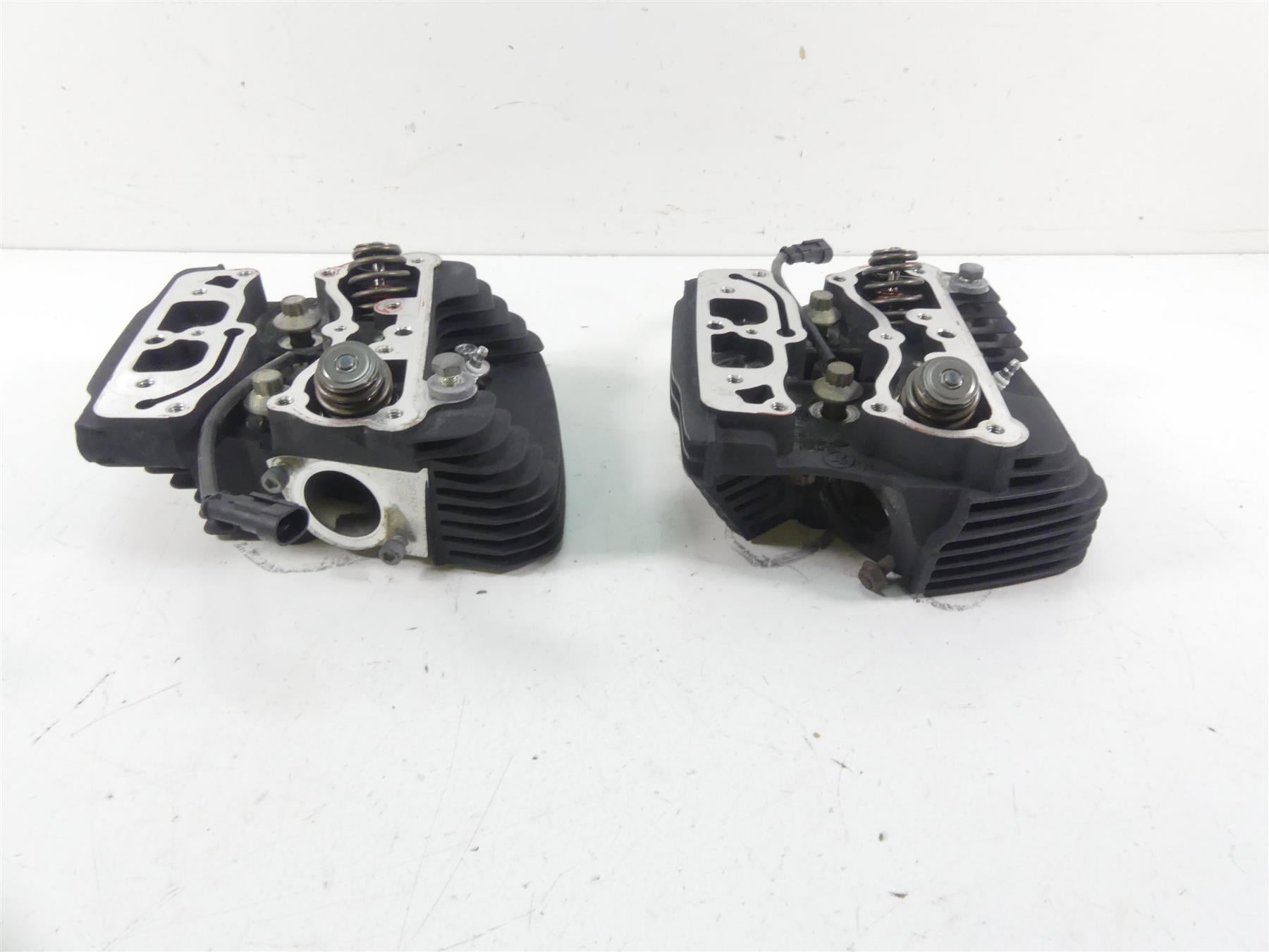 2015 Harley FXDF Dyna Fat Bob Cylinderhead Cylinder Head 103ci Set 17193-06 {{ shop.shopifyCountryName }} - Mototech271