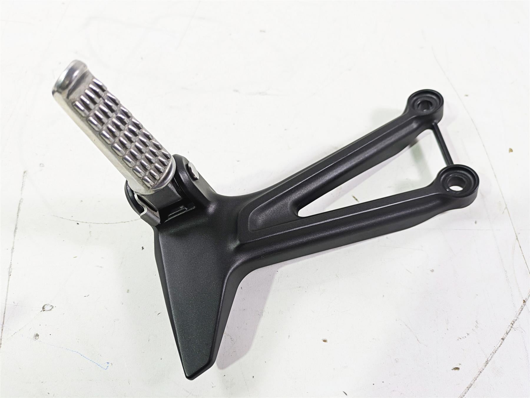 2022 Kawasaki ZR900RS Cafe Rear Passenger Foot Peg Rest Set 35063-1393-18R {{ shop.shopifyCountryName }} - Mototech271