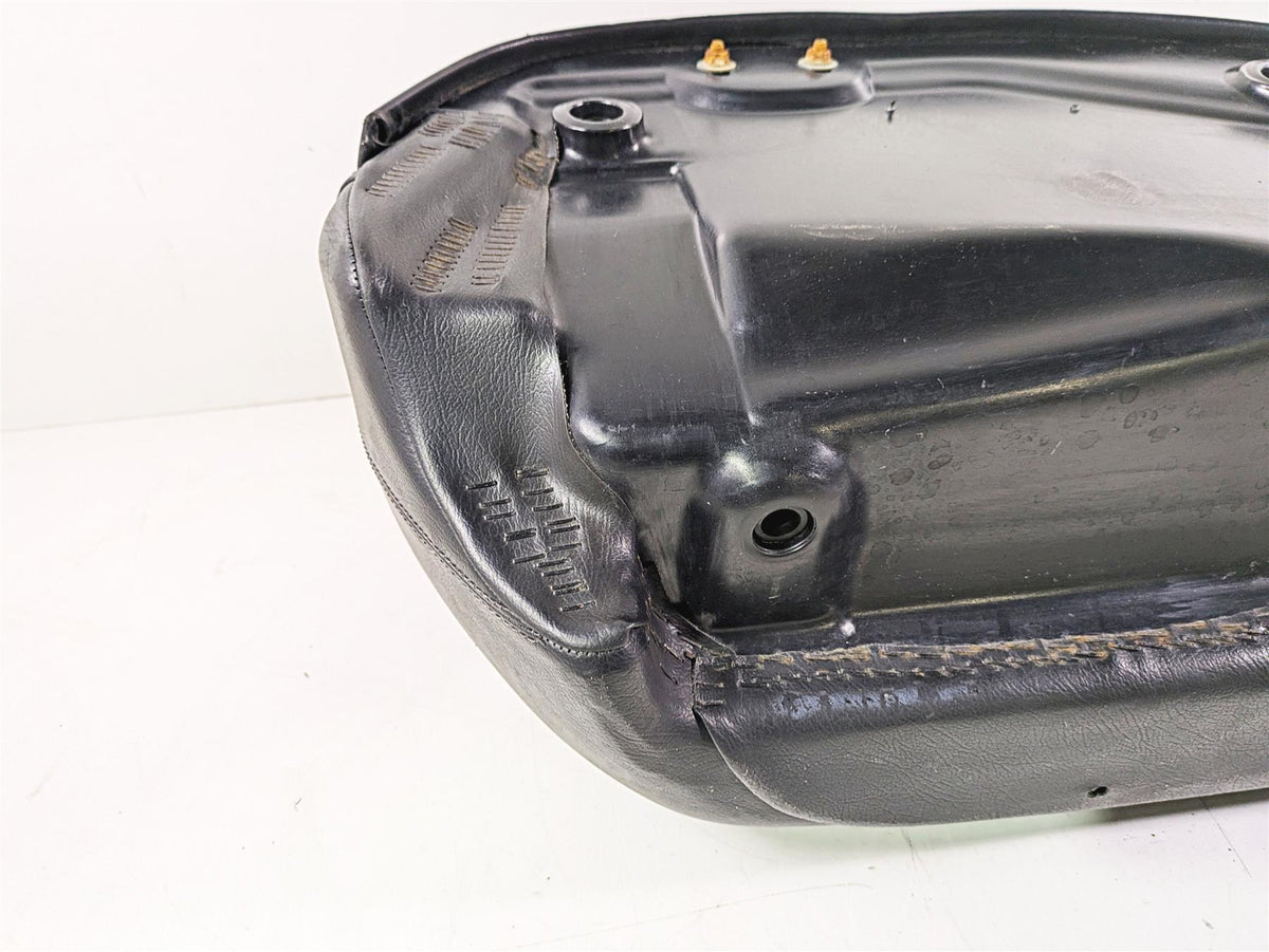 2007 Yamaha XVS1300 V-Star Tour Right Saddlebag + Mount 5S6-F8440-01-00 {{ shop.shopifyCountryName }} - Mototech271