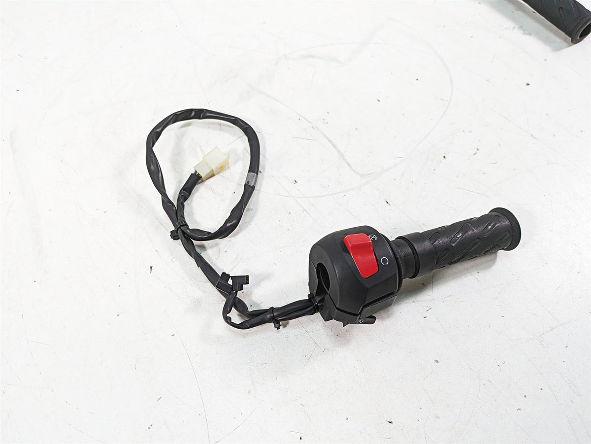2013 Moto Guzzi V7 750 Stone Right Hand Start Control Switch B063135 {{ shop.shopifyCountryName }} - Mototech271