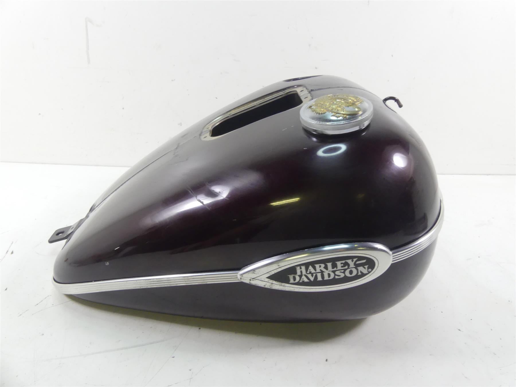 2005 Harley Softail FLSTSC Heritage Springer Fuel Gas Tank - Read 61625-01E {{ shop.shopifyCountryName }} - Mototech271