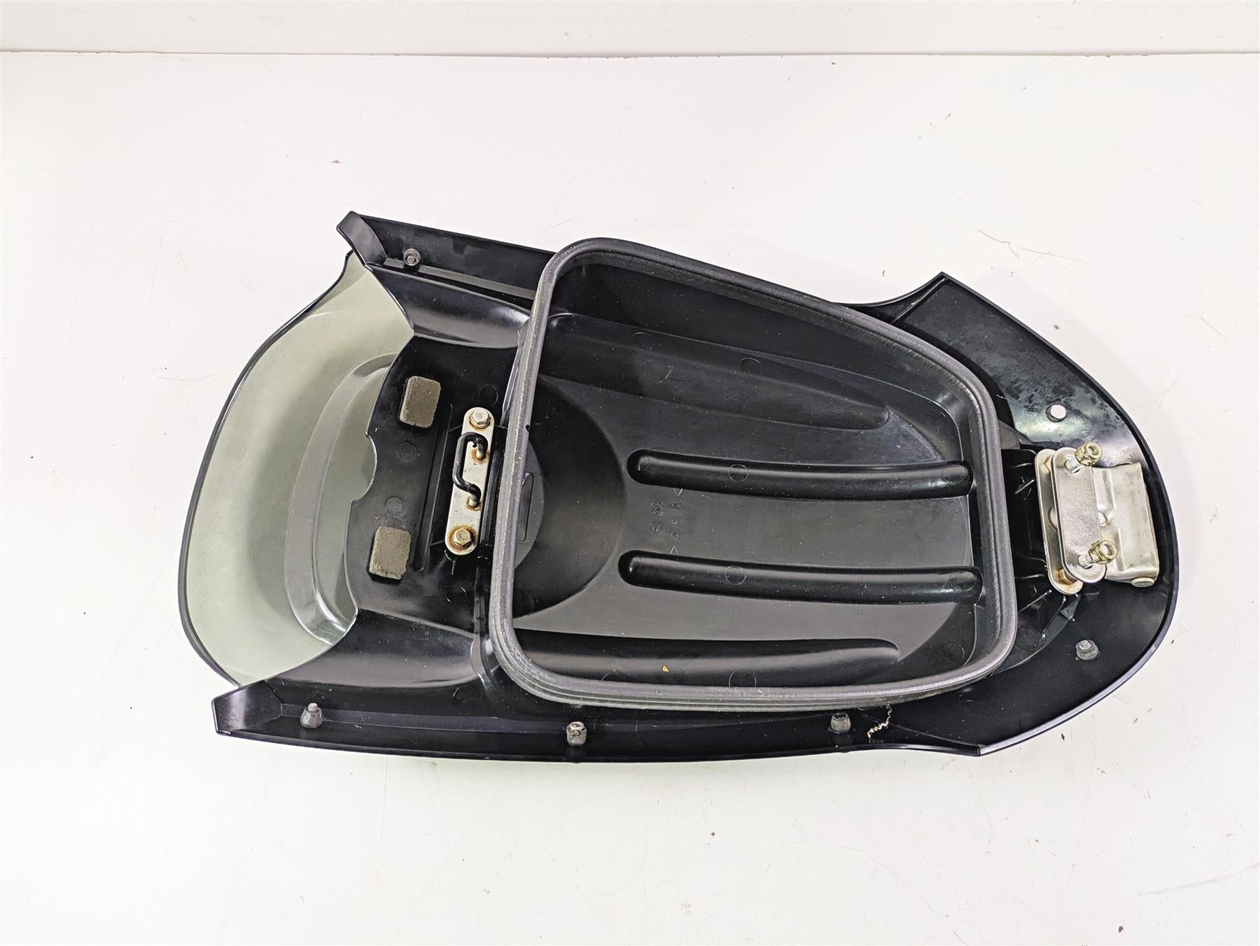 2006 Yamaha GP1300R Waverunner Hood & Visor Cover Fairing F0X-U517B-00-00 {{ shop.shopifyCountryName }} - Mototech271