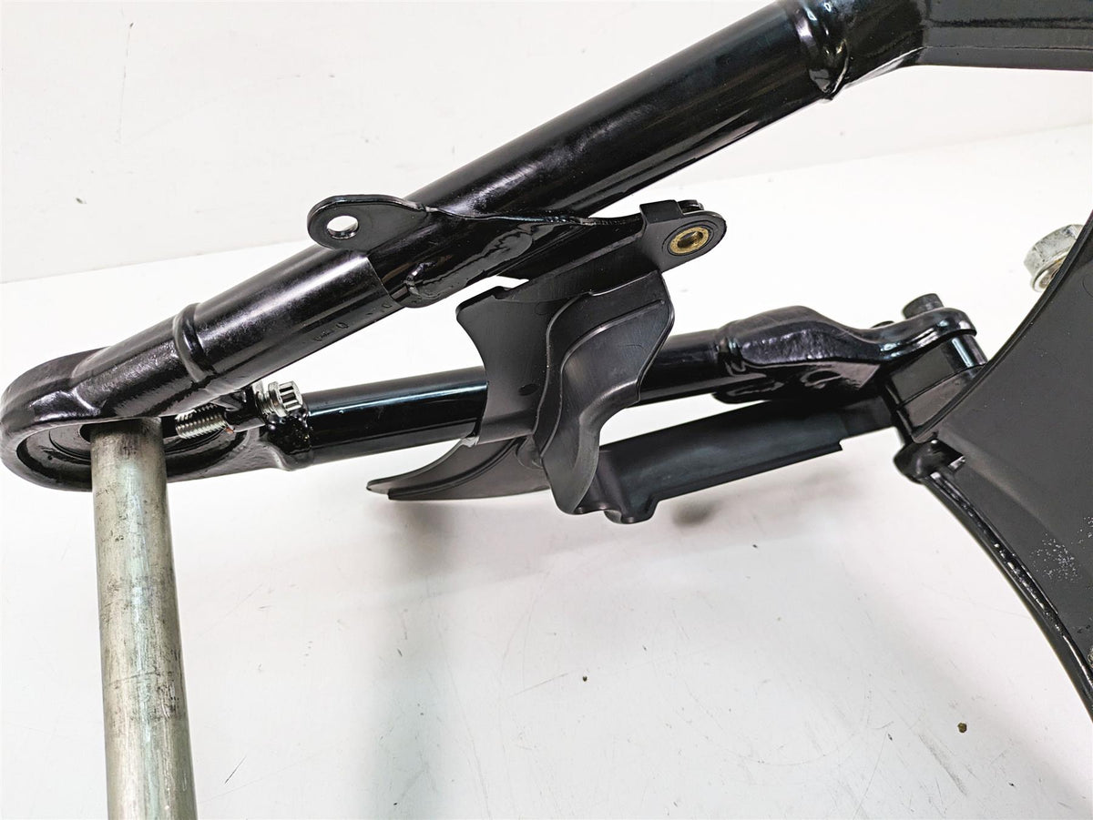 2020 Harley Softail FXBB Street Bob Swingarm + Axle & Guards - Read 47400099BHP {{ shop.shopifyCountryName }} - Mototech271