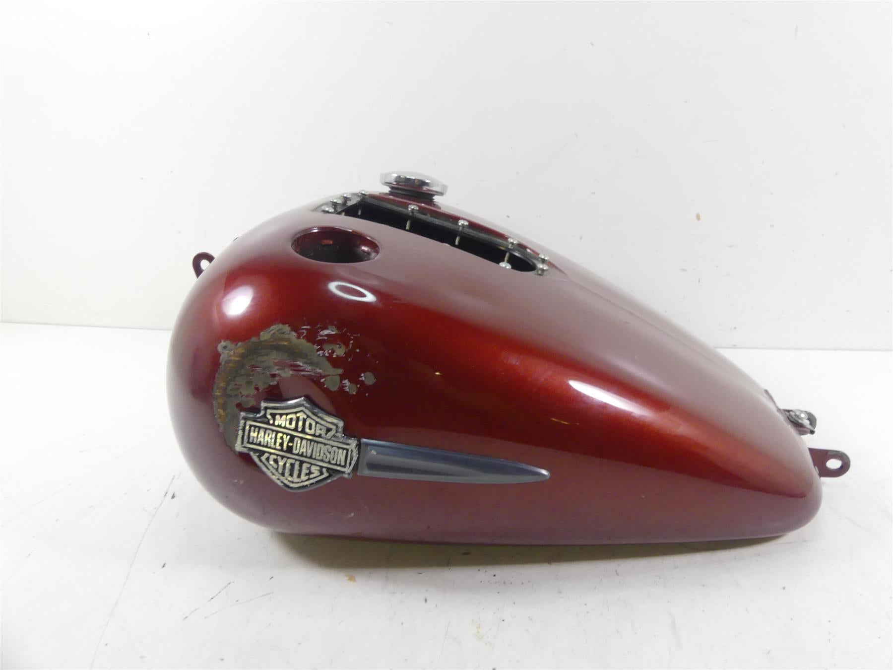 2009 Harley FXDF Dyna Fat Bob Fuel Gas Petrol Tank 61000705 {{ shop.shopifyCountryName }} - Mototech271