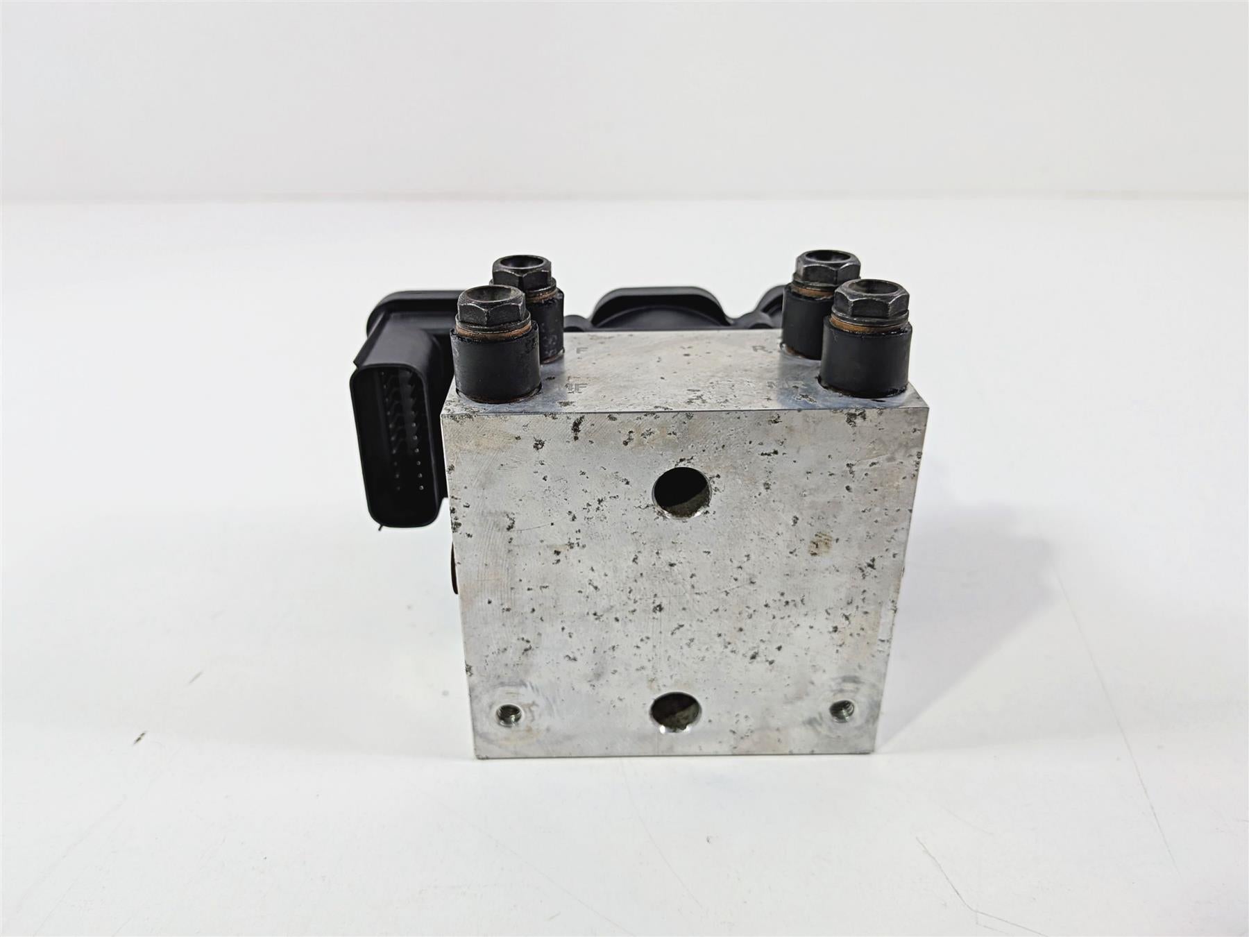 2011 Harley Touring FLHTCU CVO Electra Glide Abs Brake Pump Module 40601-08A-Mototech271