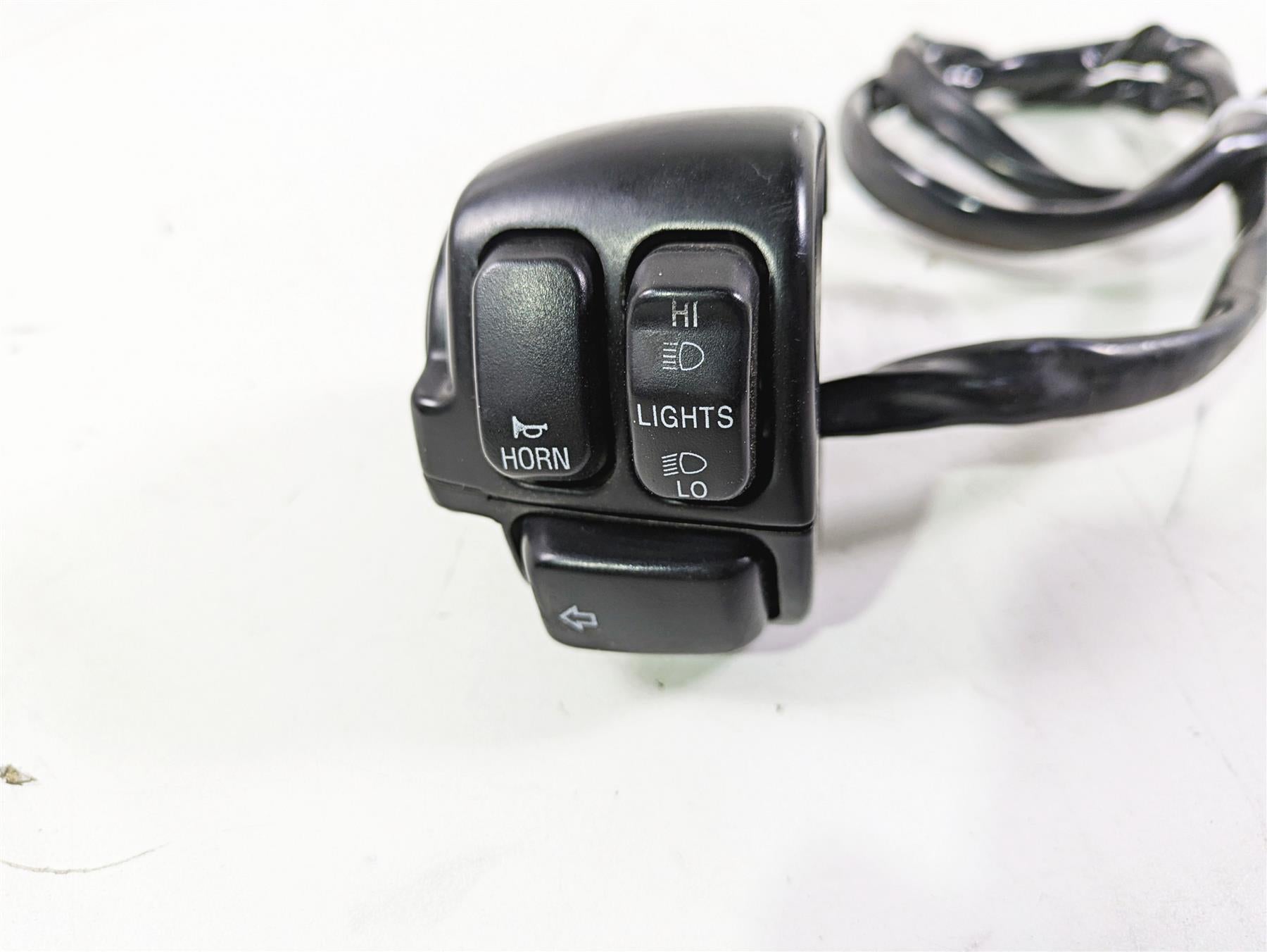 2002 Harley Dyna FXDL Low Rider Left Hand Control Switch 71682-06A {{ shop.shopifyCountryName }} - Mototech271