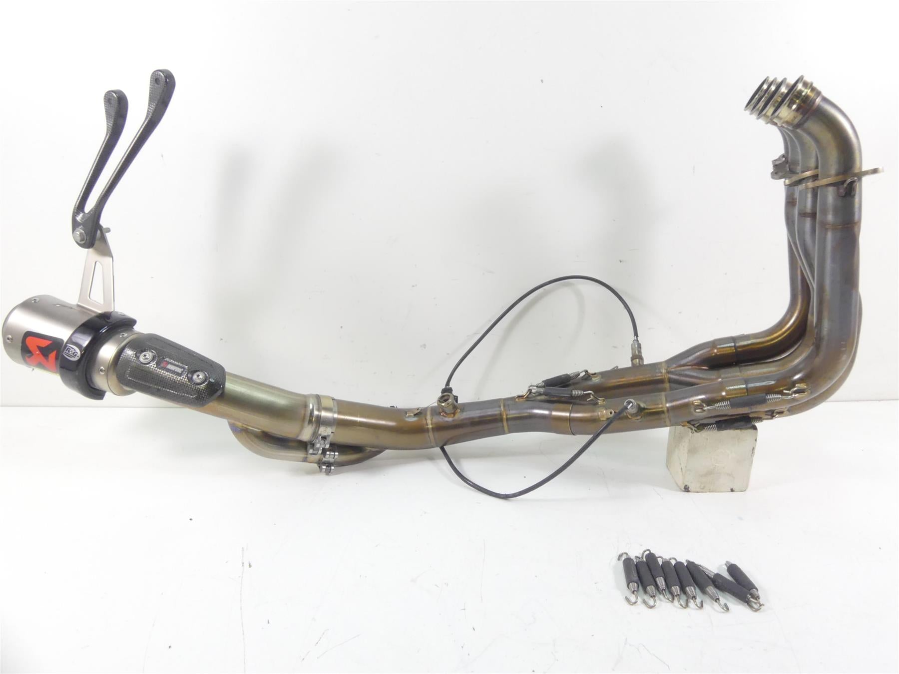 2018 BMW S1000RR K46 Akrapovic Header Muffler Exhaust System S-B10S08-CUBT {{ shop.shopifyCountryName }} - Mototech271