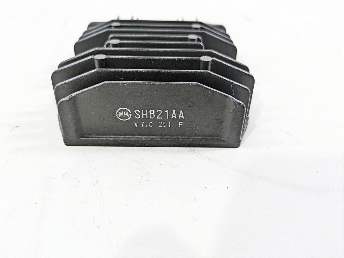 2018 Ducati Hypermotard 939 SP Rectifier Voltage Regulator 54040321A SH821AA {{ shop.shopifyCountryName }} - Mototech271