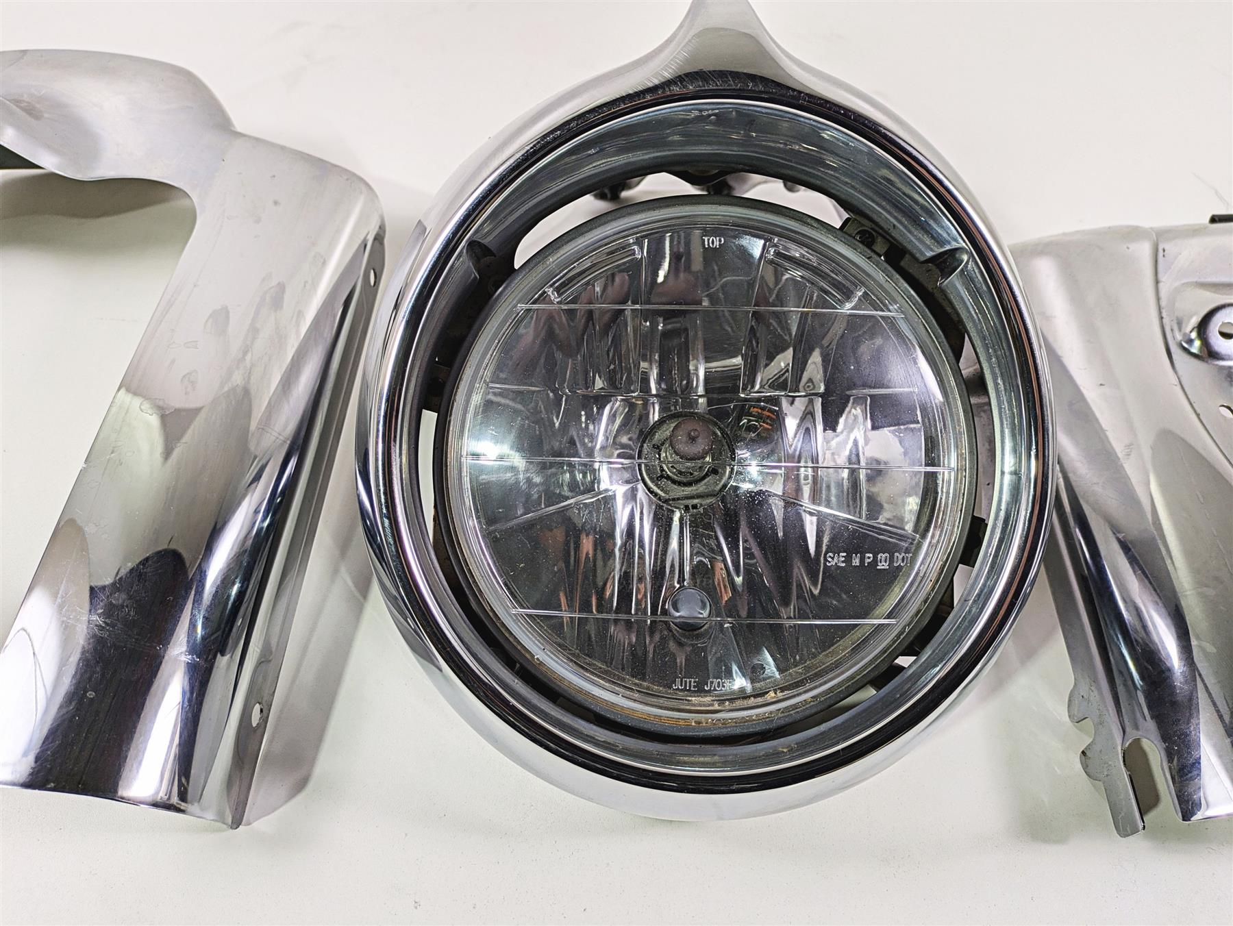 2016 Indian Chief Classic Headlight Head Lamp + Nacelle Cover Set 5632830 {{ shop.shopifyCountryName }} - Mototech271