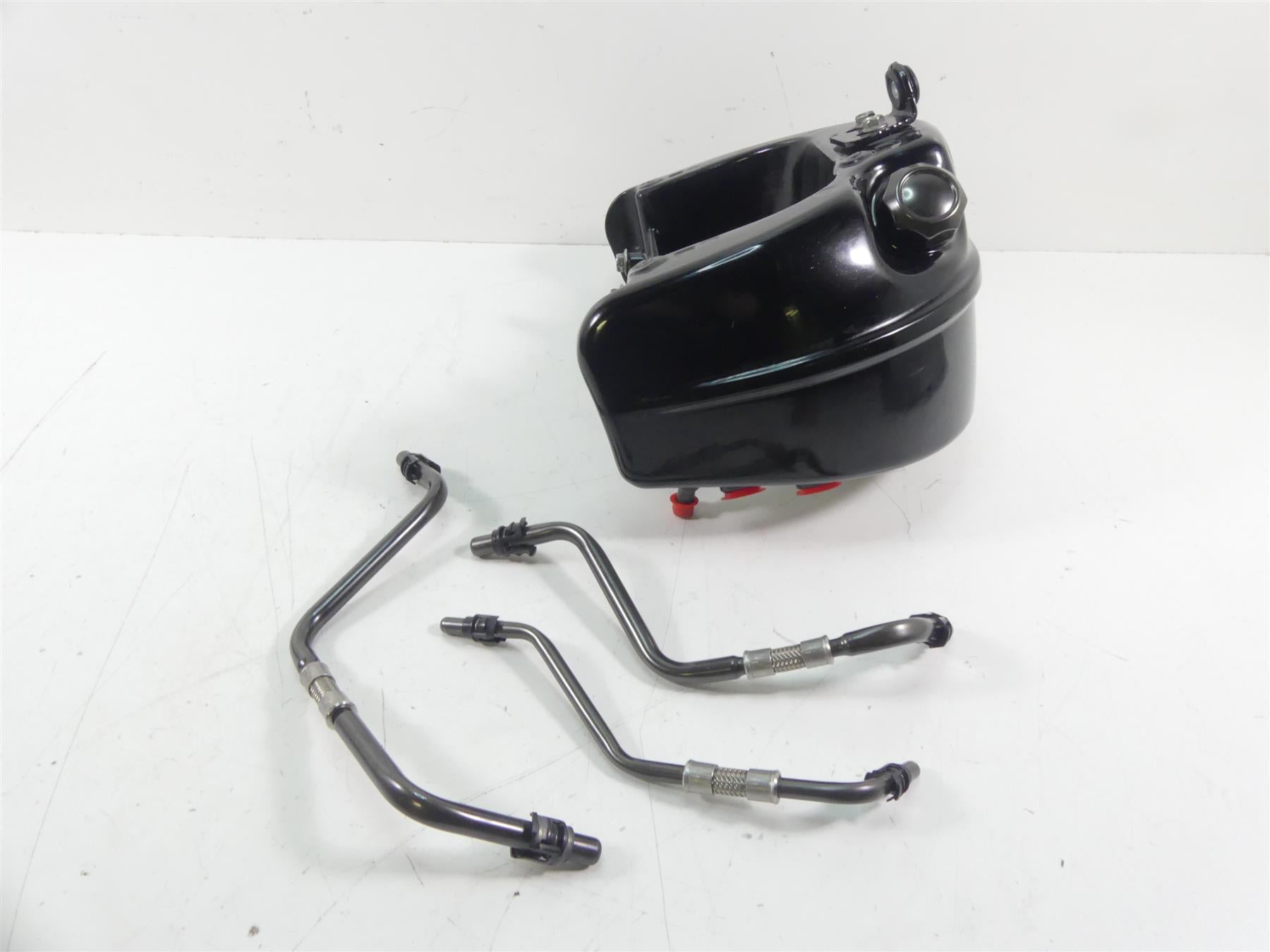 2017 Harley FXSE CVO Pro Street Breakout Oil Reservoir Tank & Lines 56000126 | Mototech271