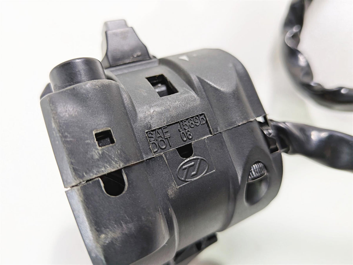 2019 Ducati 959 Panigale Left Hand Turn Signal Control Switch - Read 65110132A {{ shop.shopifyCountryName }} - Mototech271