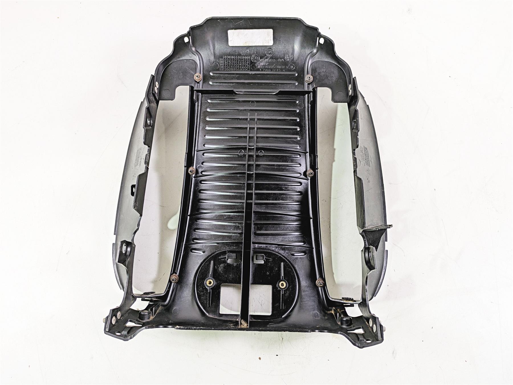 2013 Harley VRSCF Muscle Rod Radiator Center Cover Fairing 26826-09 {{ shop.shopifyCountryName }} - Mototech271