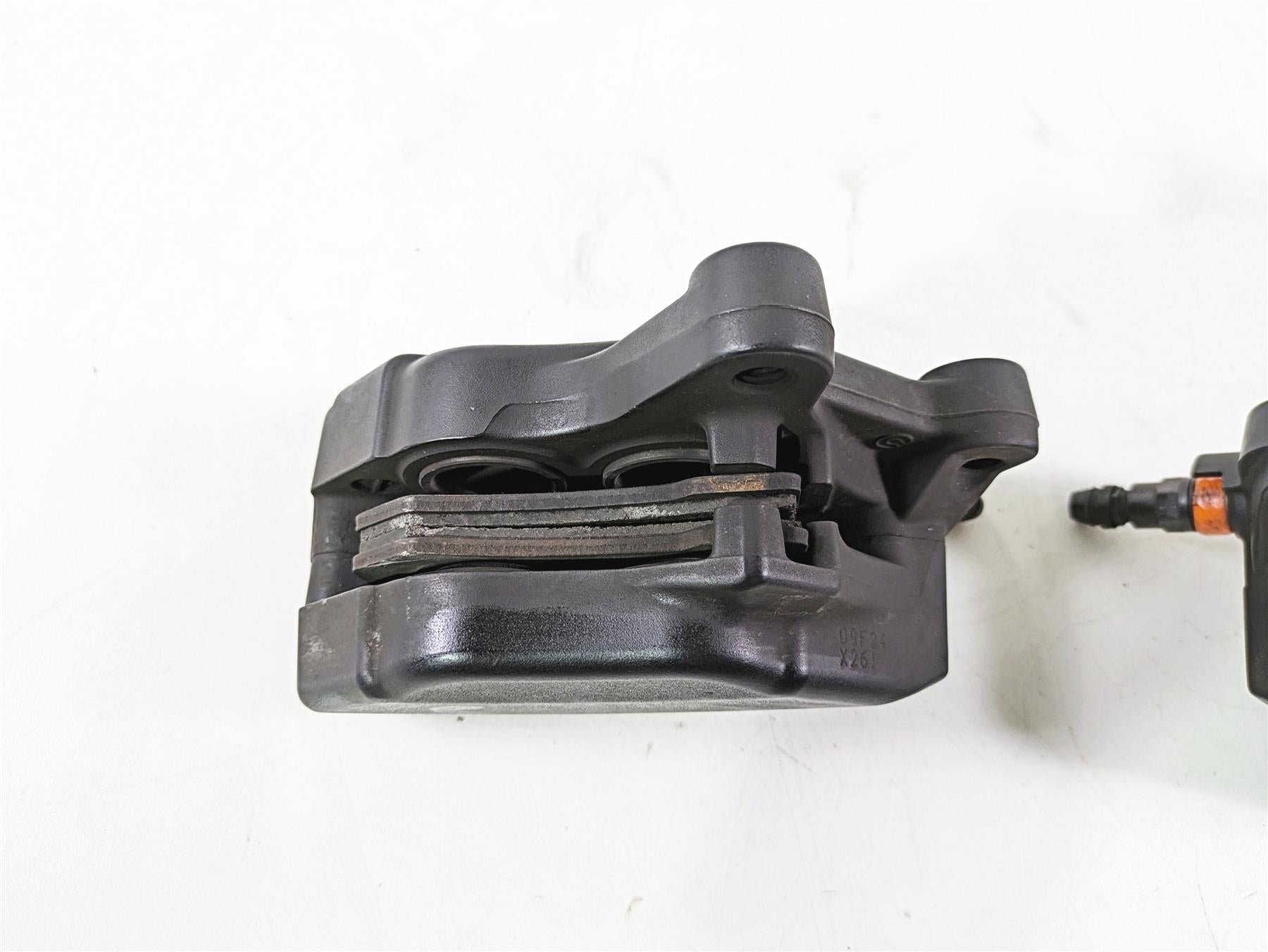 2010 Harley Touring FLHX Street Glide Front Brake Caliper Set 43027-08 44023-08 {{ shop.shopifyCountryName }} - Mototech271