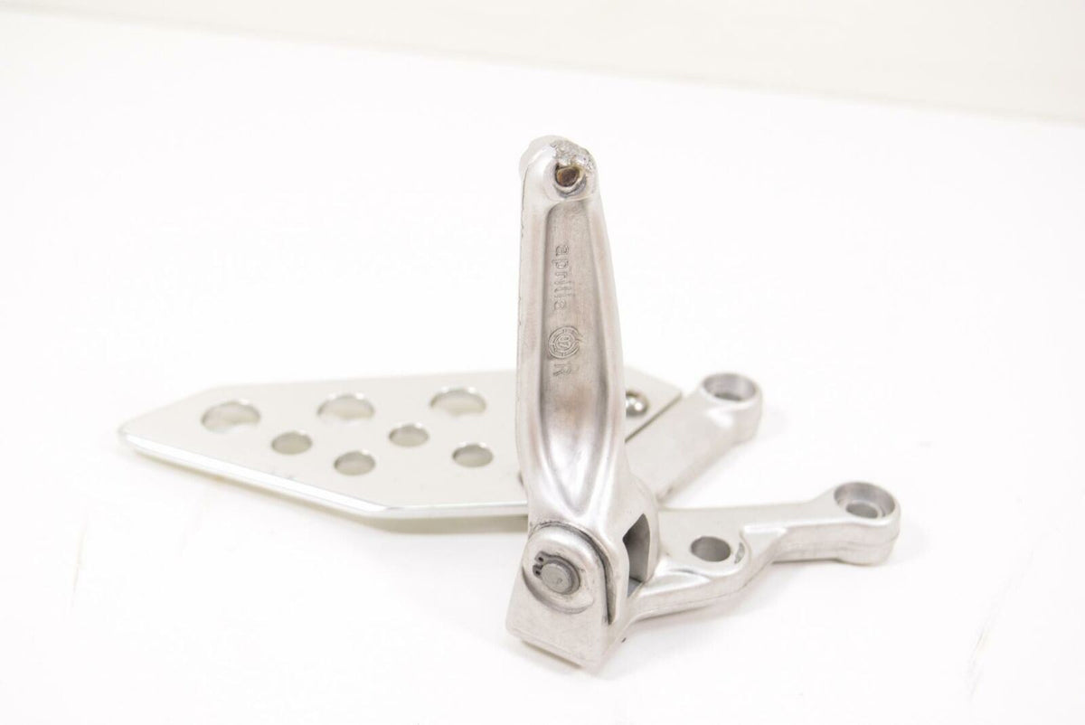 2008 Aprilia RSV2 RSV1000 R Front Right Rider Footpeg Set AP8154070 {{ shop.shopifyCountryName }} - Mototech271