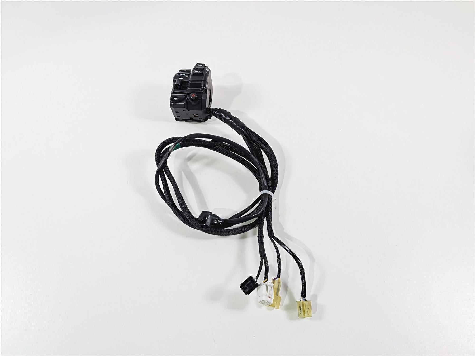 2023 Yamaha MT10 MTN1000 Left Hand Control Switch Cruise BGG-83954-00-00 {{ shop.shopifyCountryName }} - Mototech271
