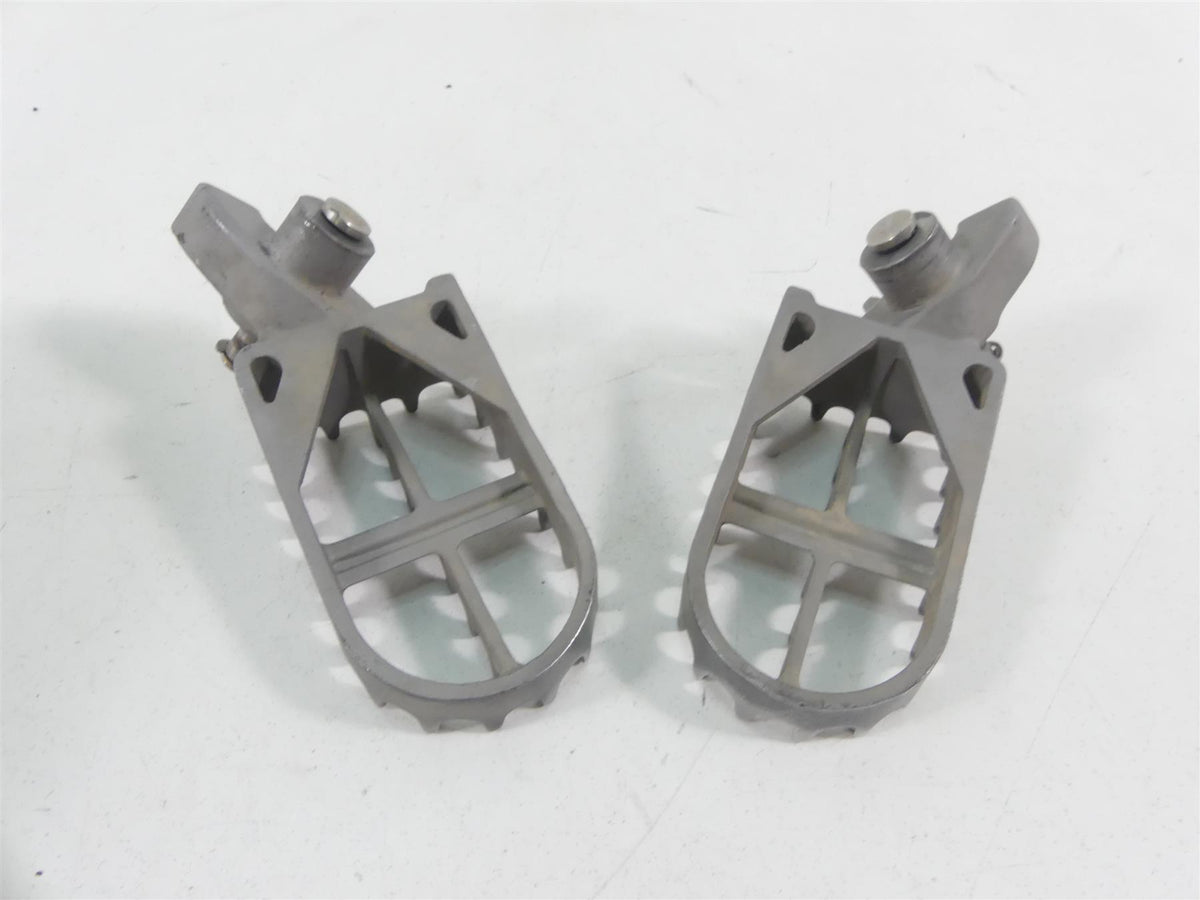 2013 BMW R1200GS K255 Adventure Front Footpeg Foot Peg Rest Set 46717694558 {{ shop.shopifyCountryName }} - Mototech271