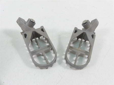 2013 BMW R1200GS K255 Adventure Front Footpeg Foot Peg Rest Set 46717694558 {{ shop.shopifyCountryName }} - Mototech271