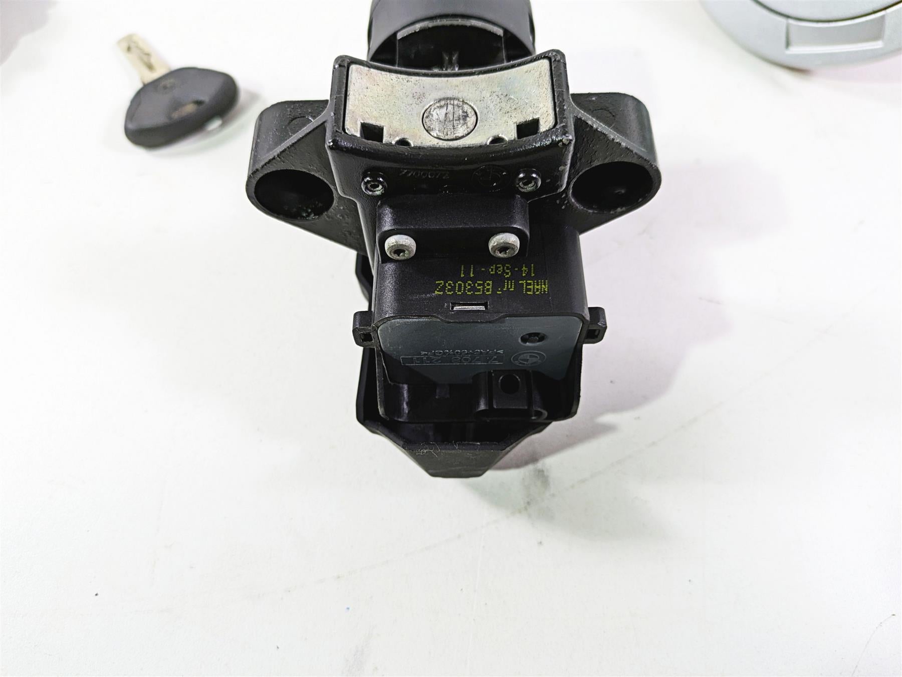 2012 BMW R1200R K27 Cdi Ecu Ignition Switch Key Lock Set 8521661 61357705247 {{ shop.shopifyCountryName }} - Mototech271