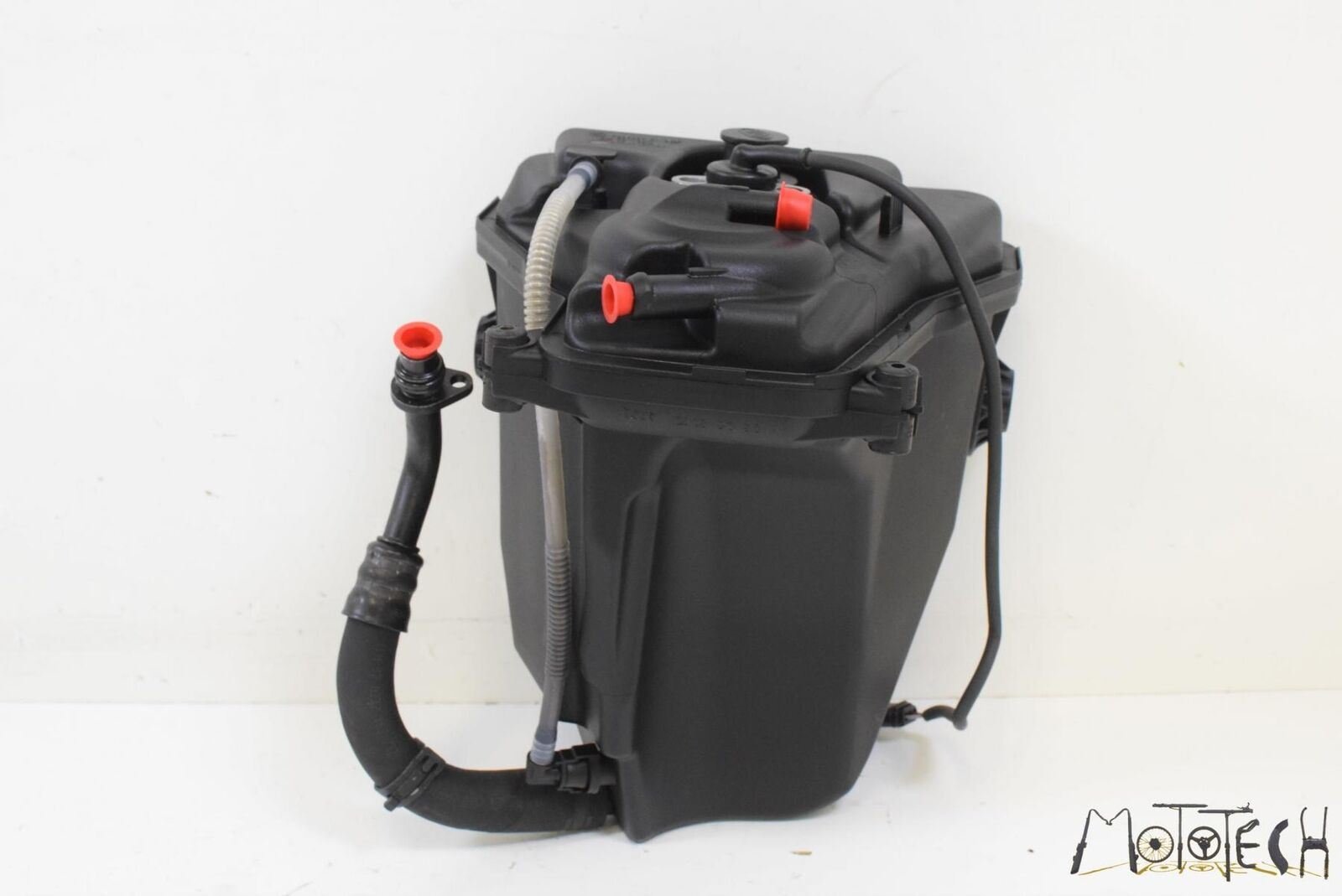 2011 BMW K1300S K1300 S K40 Oil Tank Reservoir Assembly 17218529840 {{ shop.shopifyCountryName }} - Mototech271