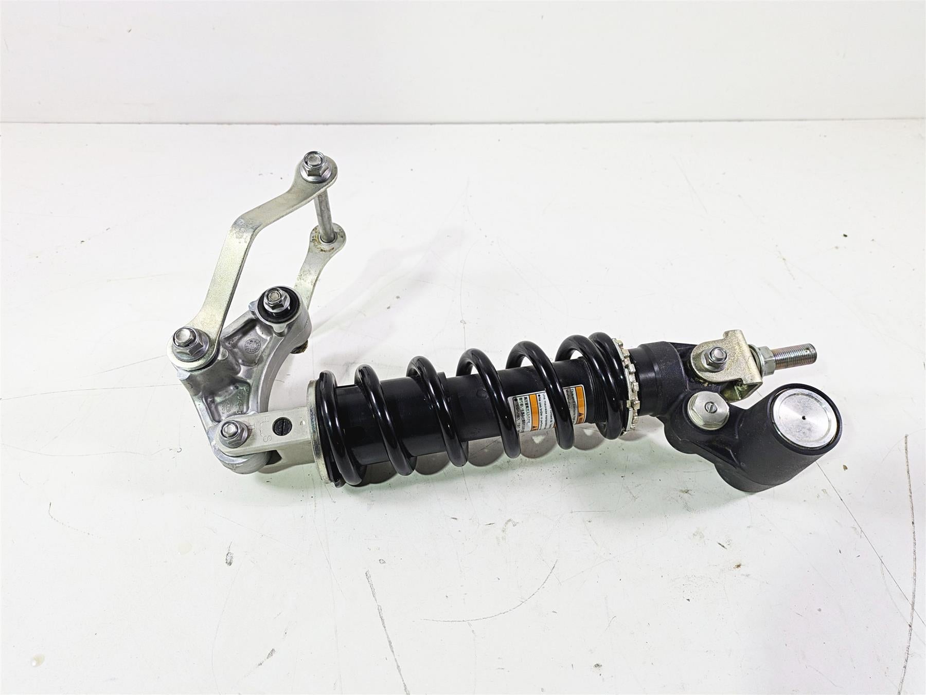 2024 Kawasaki ZX6R ZX636 Ninja Straight Rear Suspension Shock 45014-0393-52E {{ shop.shopifyCountryName }} - Mototech271
