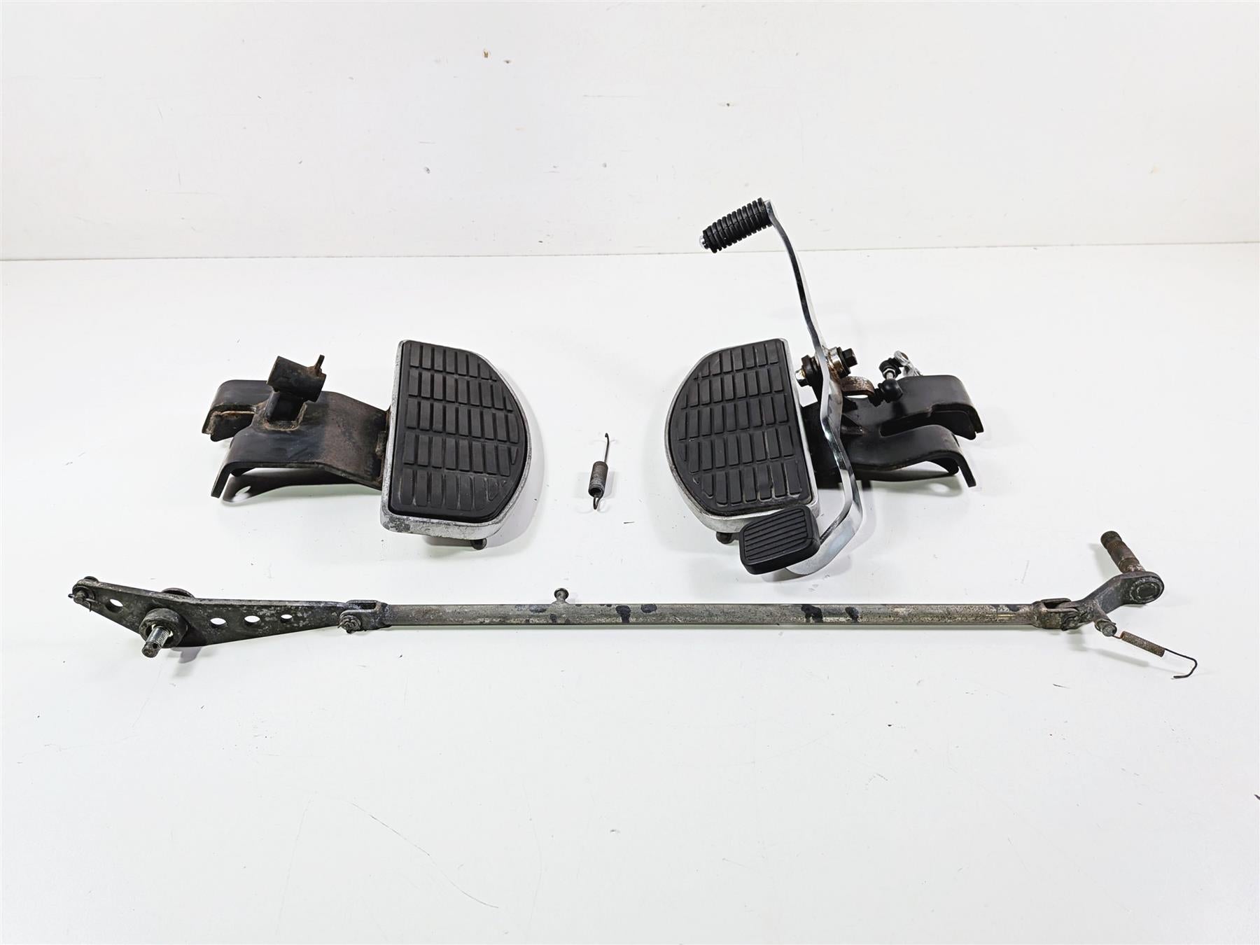 2006 Suzuki VL800 C50 Boulevard Front Left Right Floorboard Set 43510-41F10 {{ shop.shopifyCountryName }} - Mototech271