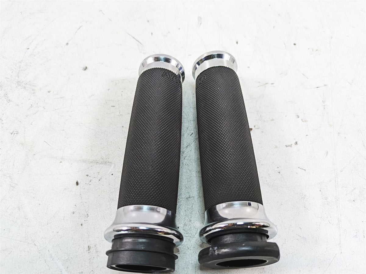 2010 Harley Touring FLHTCU Electra Glide Nice Avon Hand Grip Set CC-85-CH-FLY {{ shop.shopifyCountryName }} - Mototech271