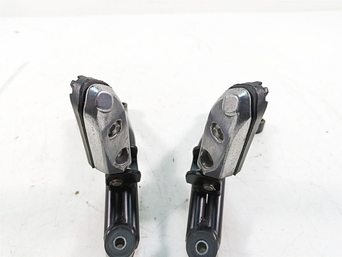 2013 Moto Guzzi V7 750 Stone Rear Passenger Footpeg Foot Peg Set 883019 883015 {{ shop.shopifyCountryName }} - Mototech271