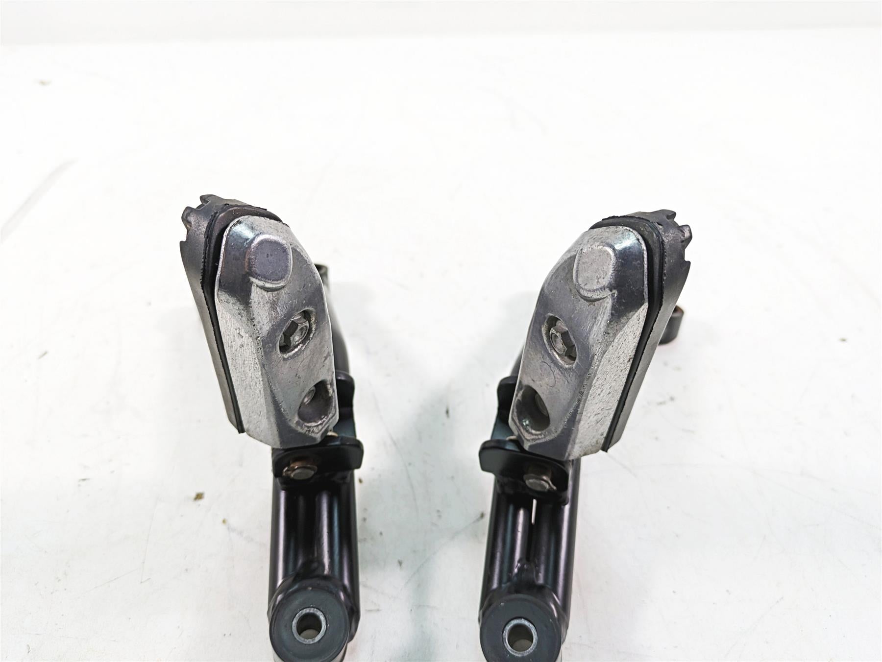 2013 Moto Guzzi V7 750 Stone Rear Passenger Footpeg Foot Peg Set 883019 883015 {{ shop.shopifyCountryName }} - Mototech271