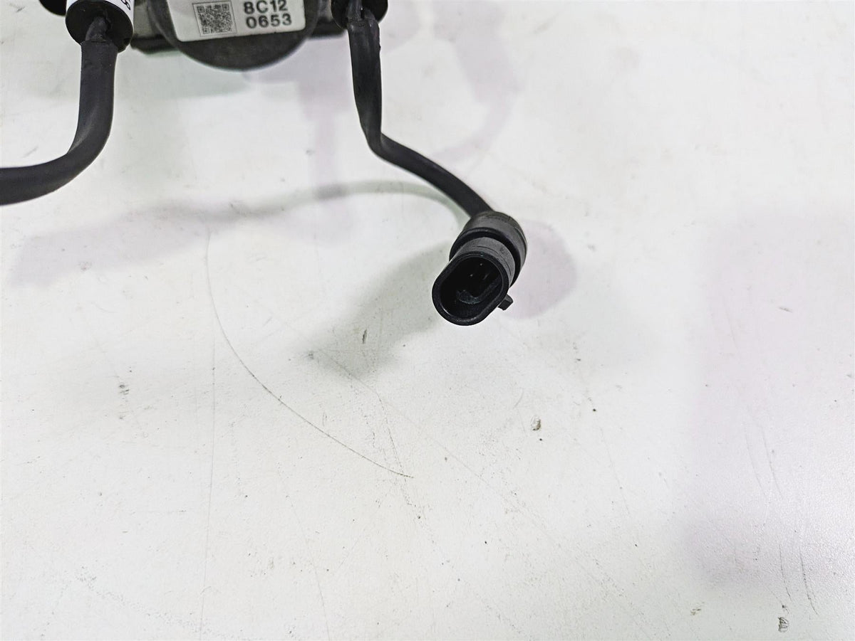 2018 Indian Chieftain Limited Abs Brake Pump Unit Module 2204981 {{ shop.shopifyCountryName }} - Mototech271