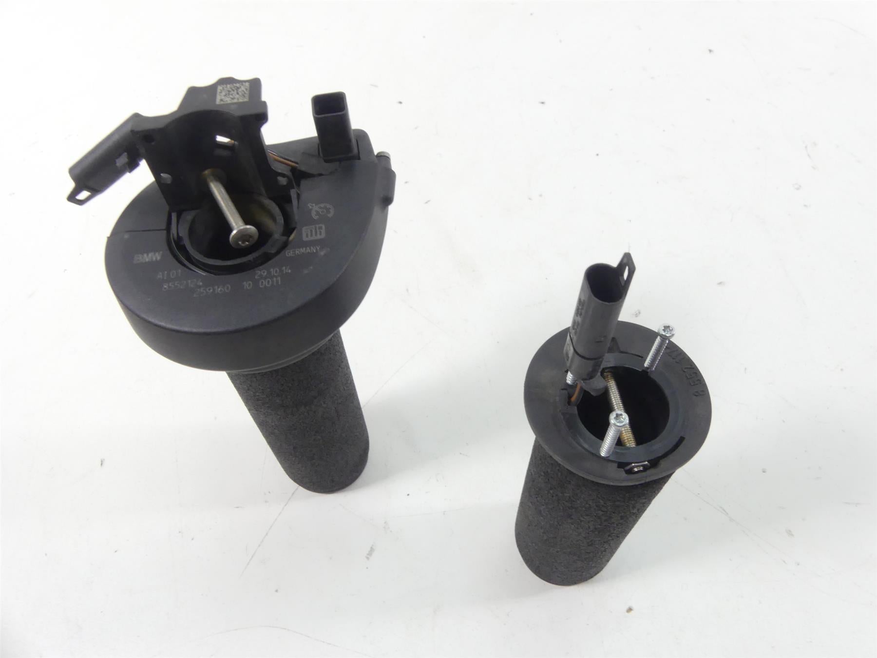 2015 BMW R1200RT K52 Left Right Heated Grip Grips Set 61318552117 61318552124 {{ shop.shopifyCountryName }} - Mototech271